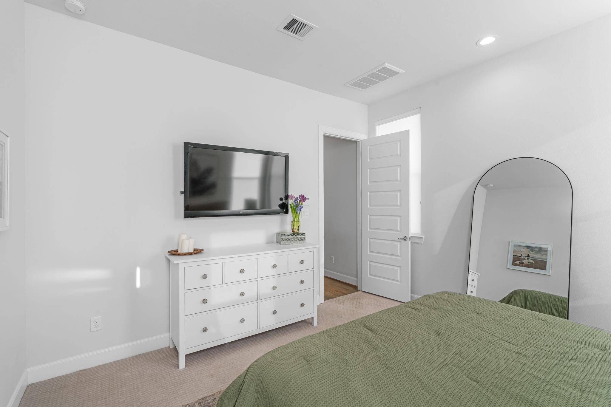 502 W Donovan Street # F