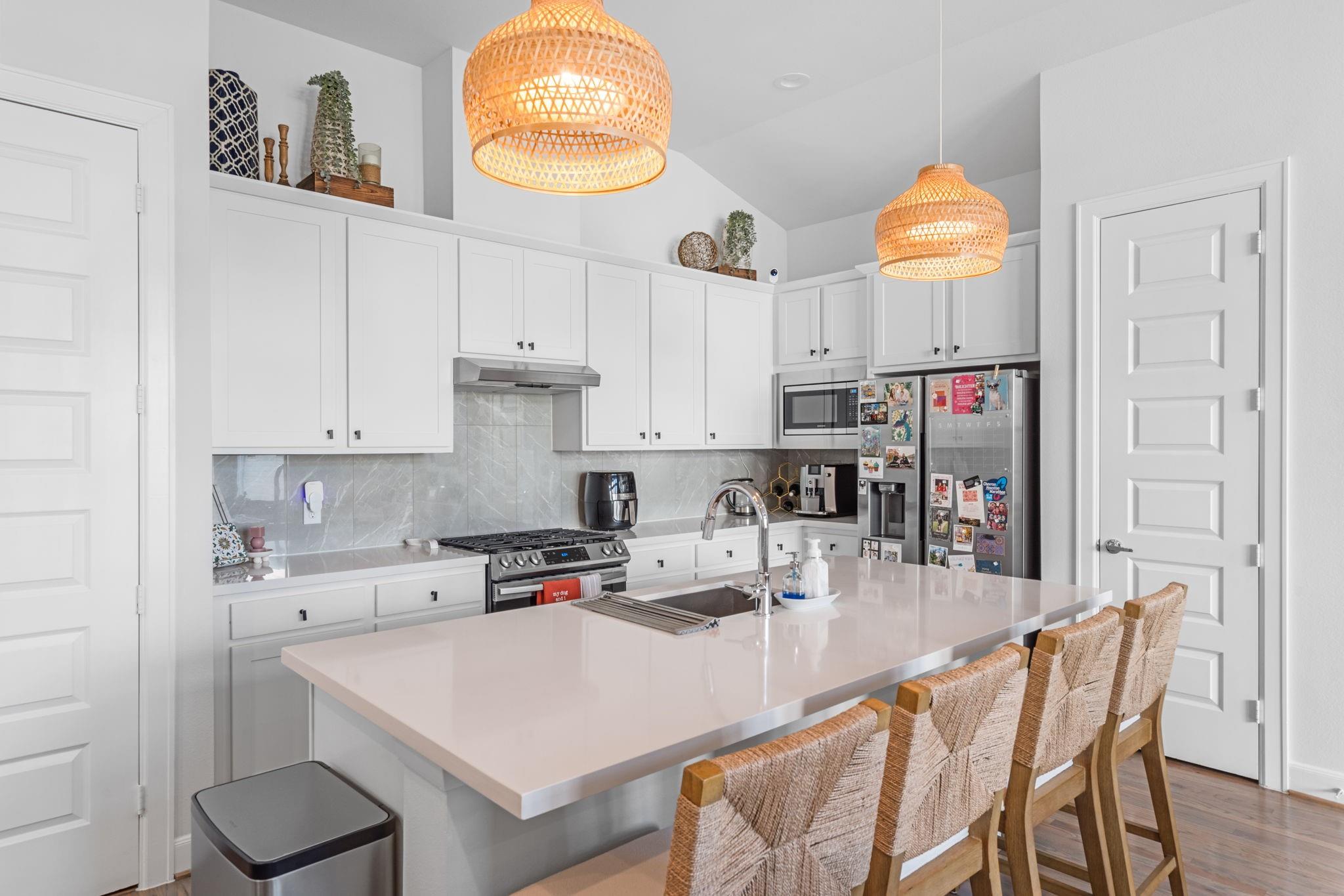 502 W Donovan Street # F