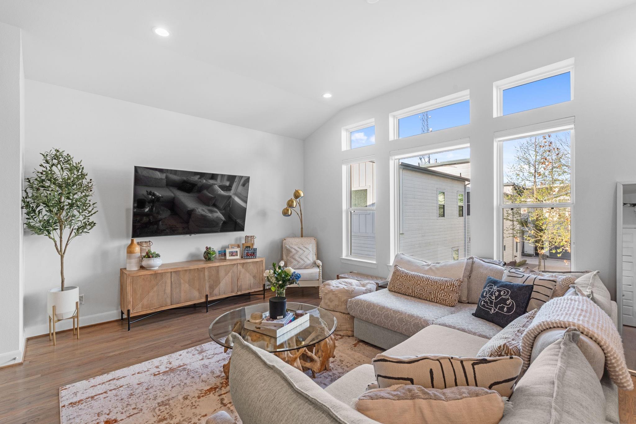 502 W Donovan Street # F