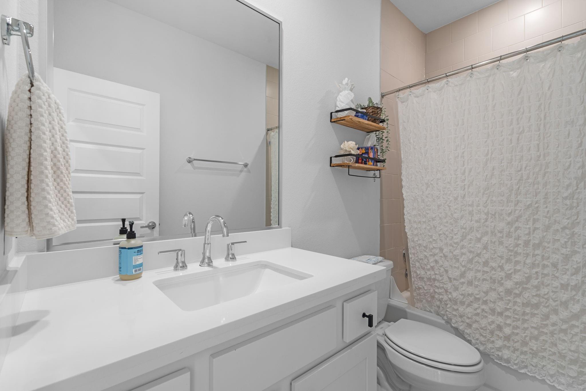 502 W Donovan Street # F