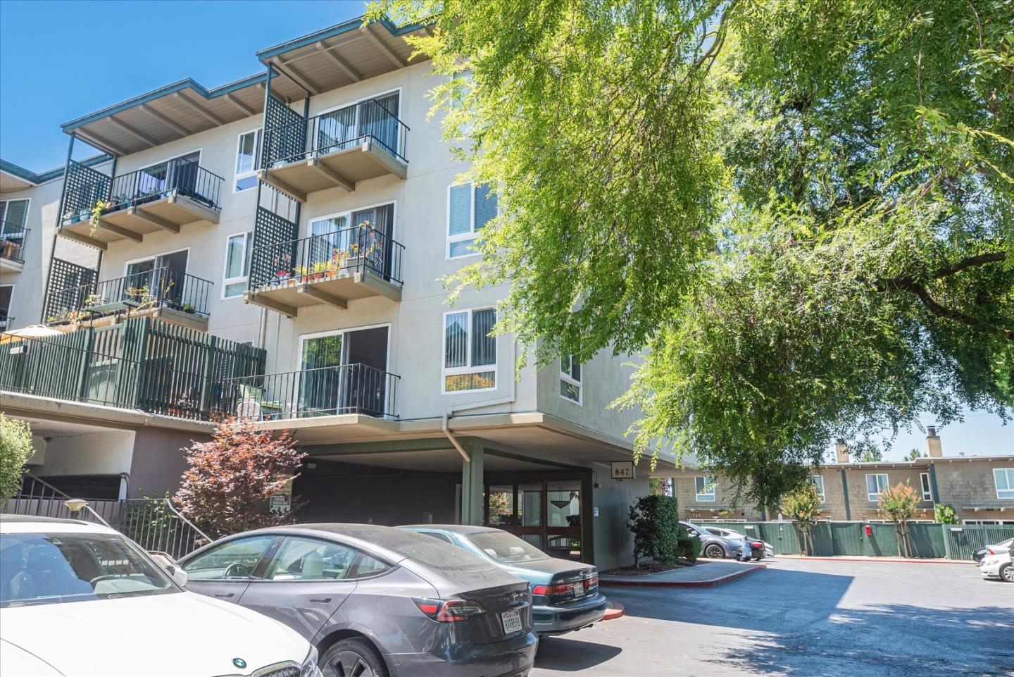 847 N Humboldt ST 203