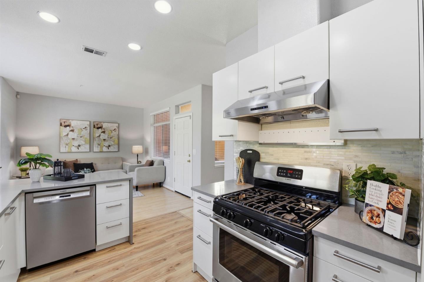 7285 Ventana Drive