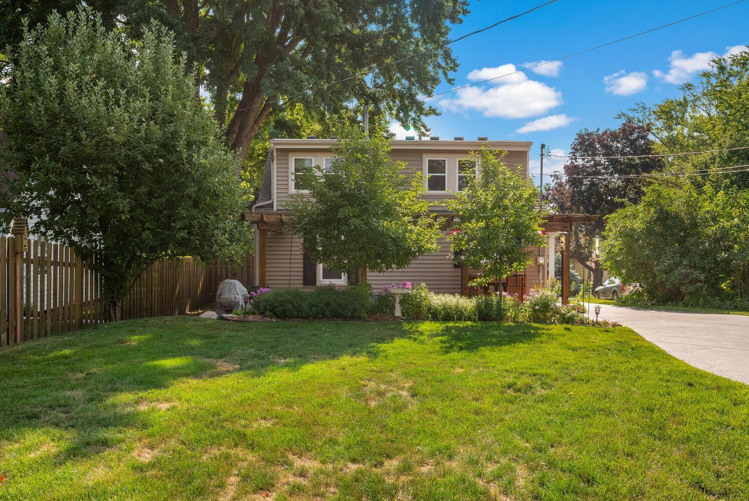 187 Lakeview Avenue