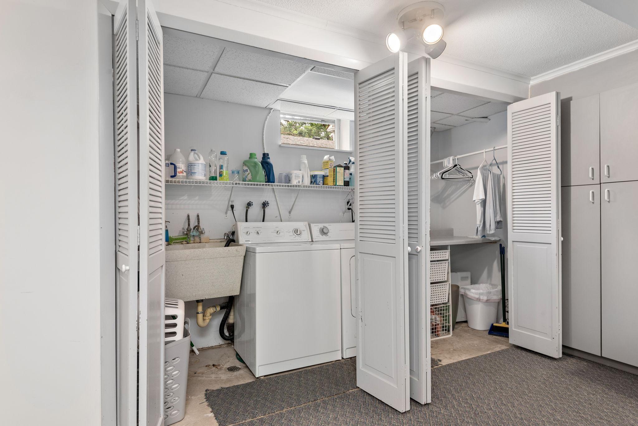 5870 Main Street W