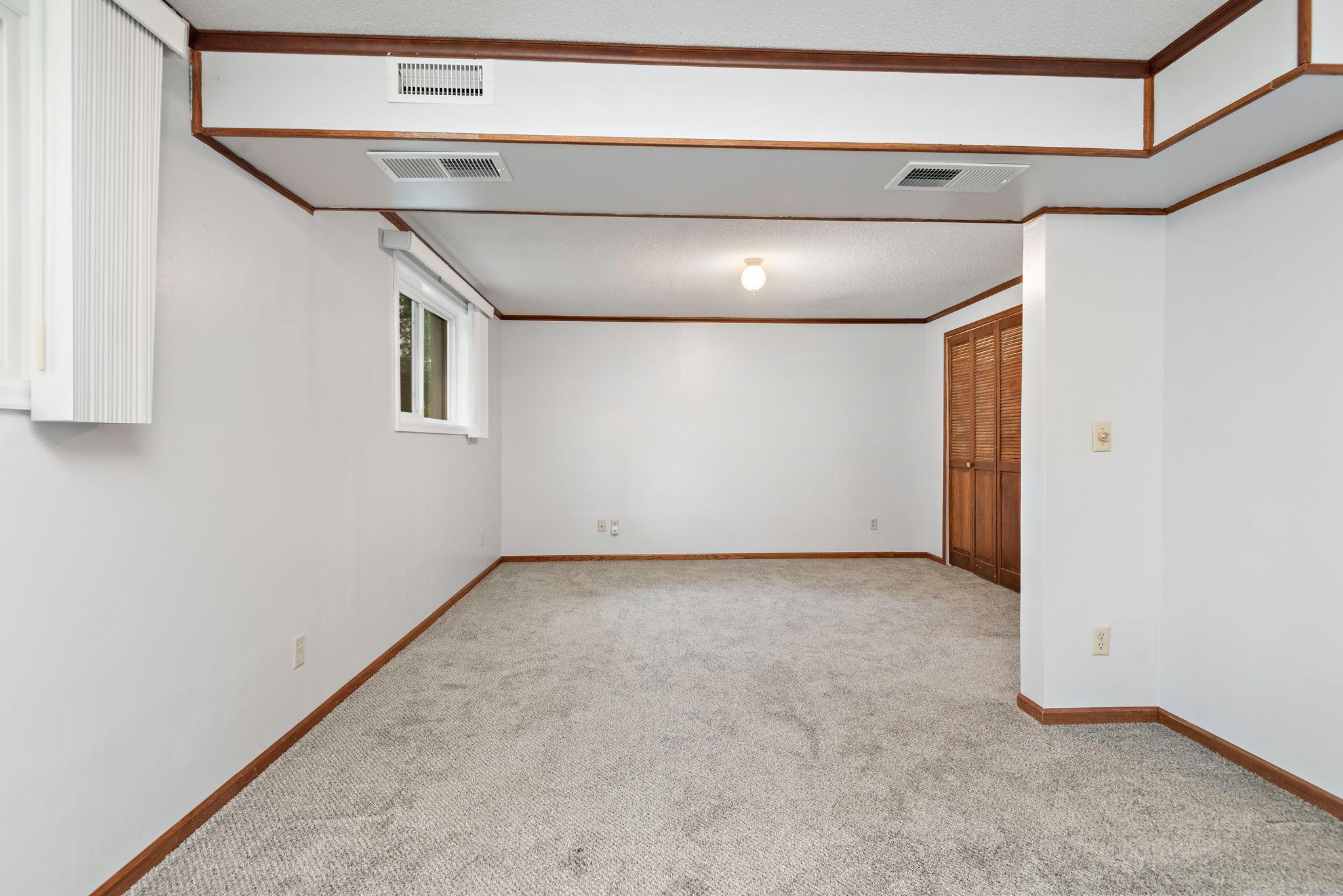 5870 Main Street W
