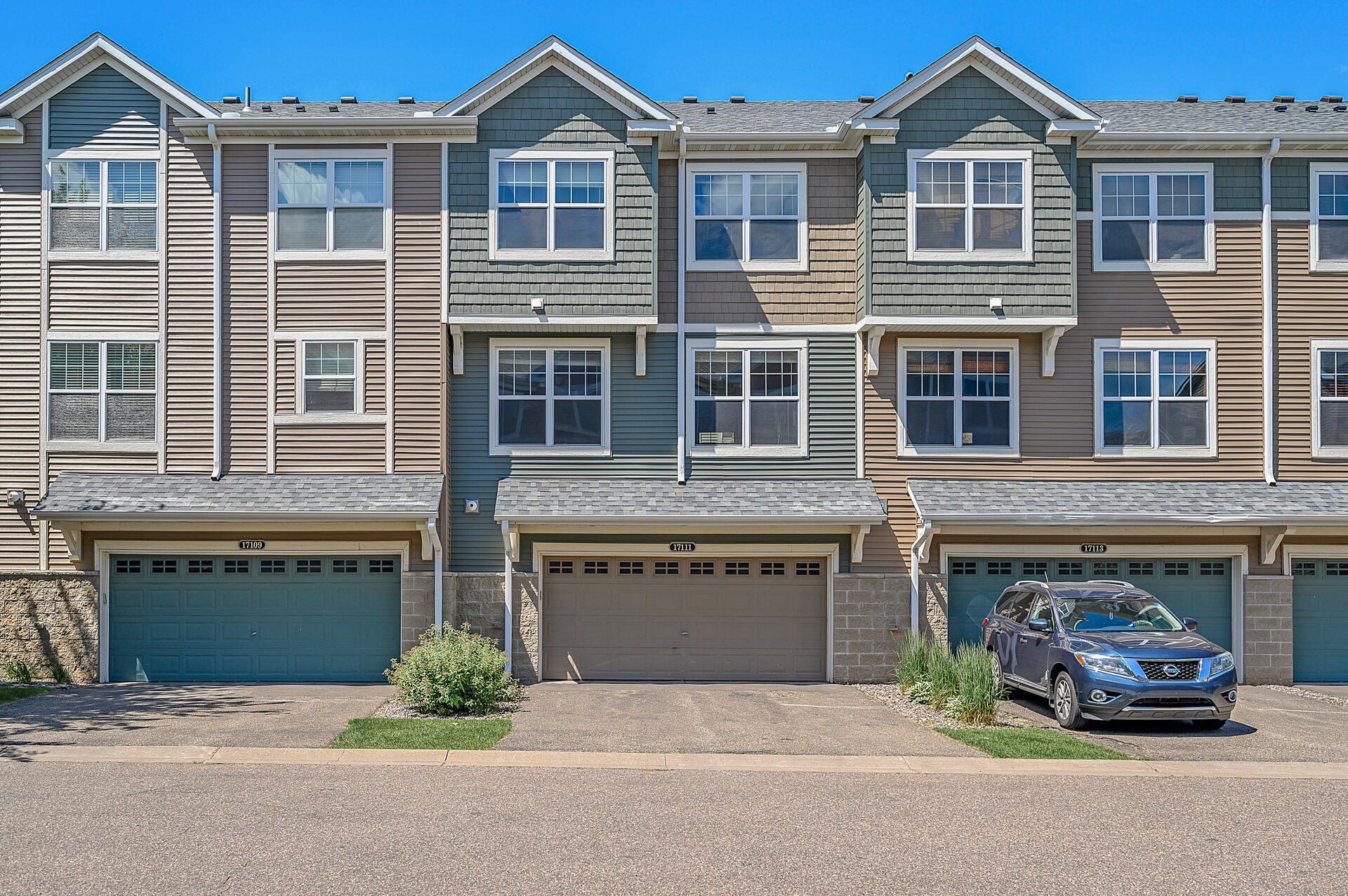 17111 72nd Avenue N Unit: 4402