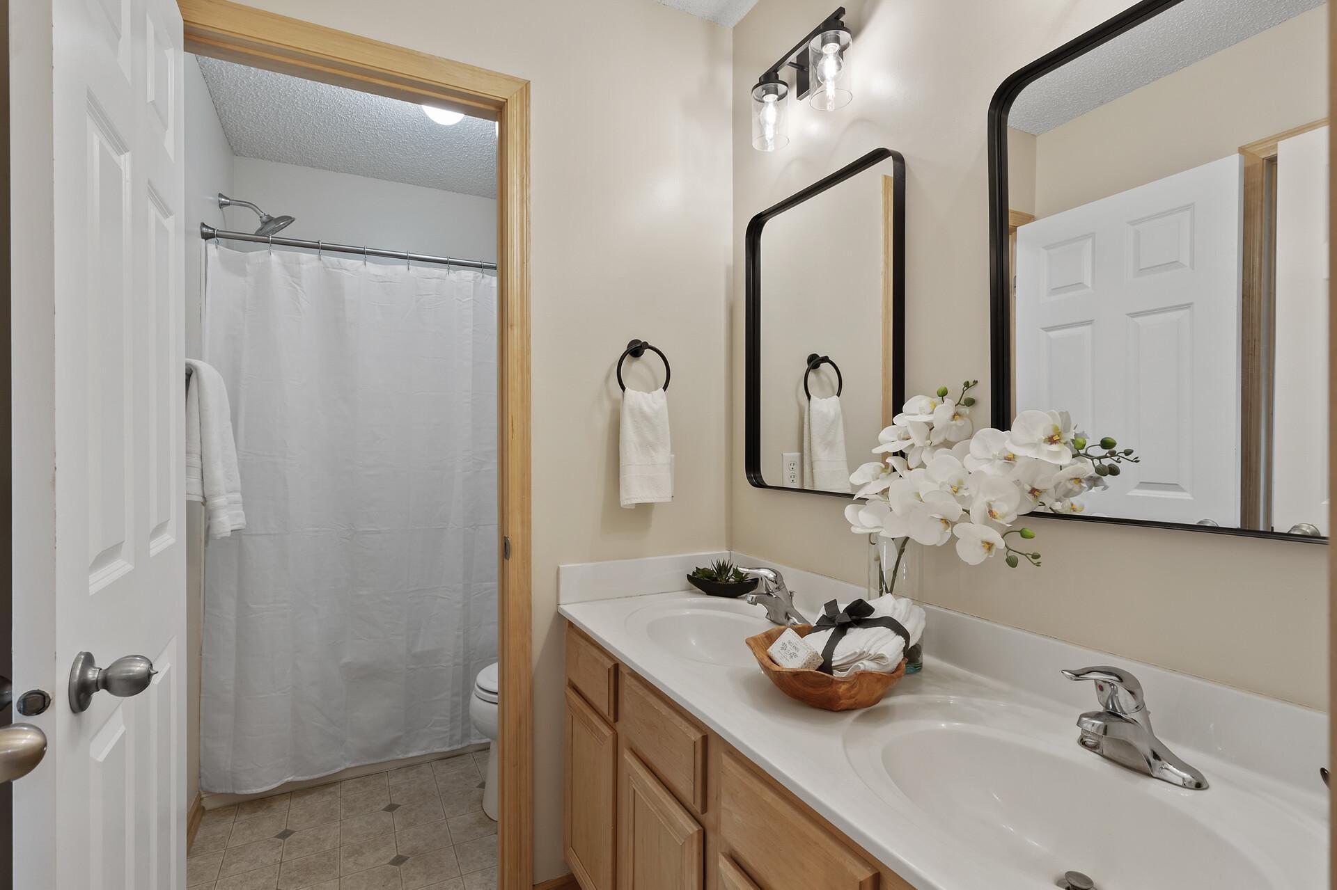 17111 72nd Avenue N Unit: 4402