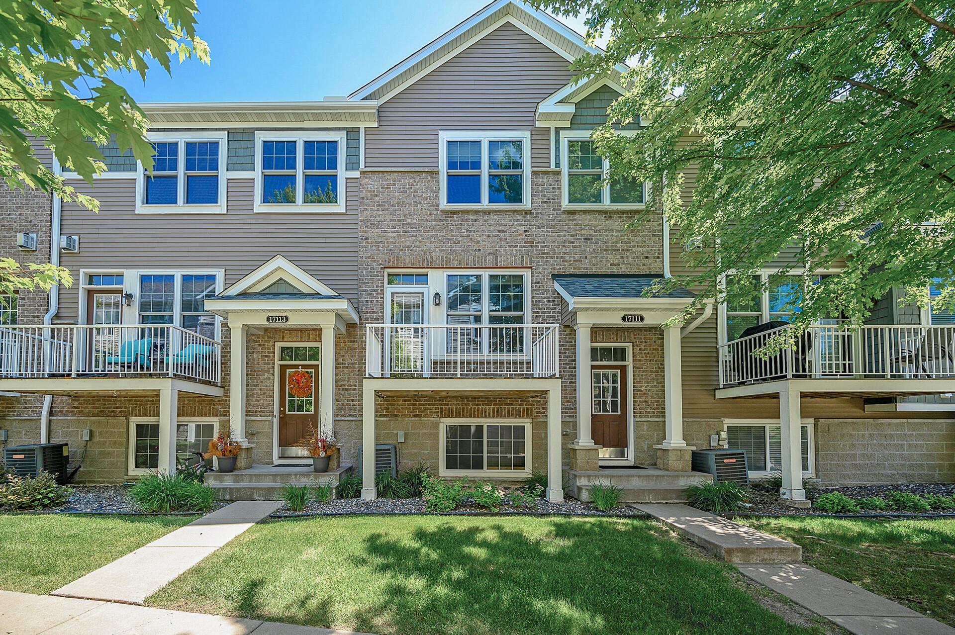 17111 72nd Avenue N Unit: 4402