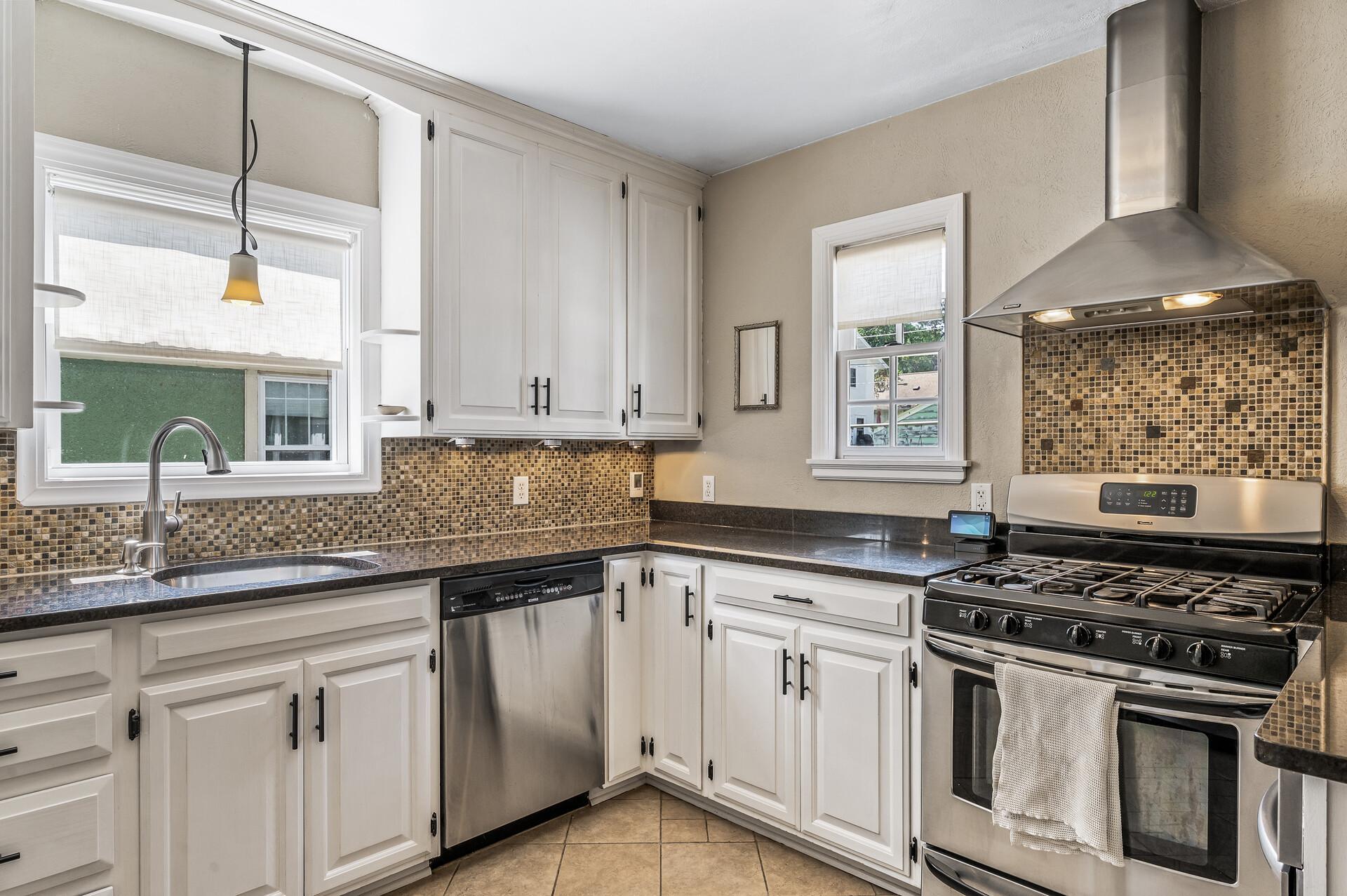 283 Hamline Avenue S