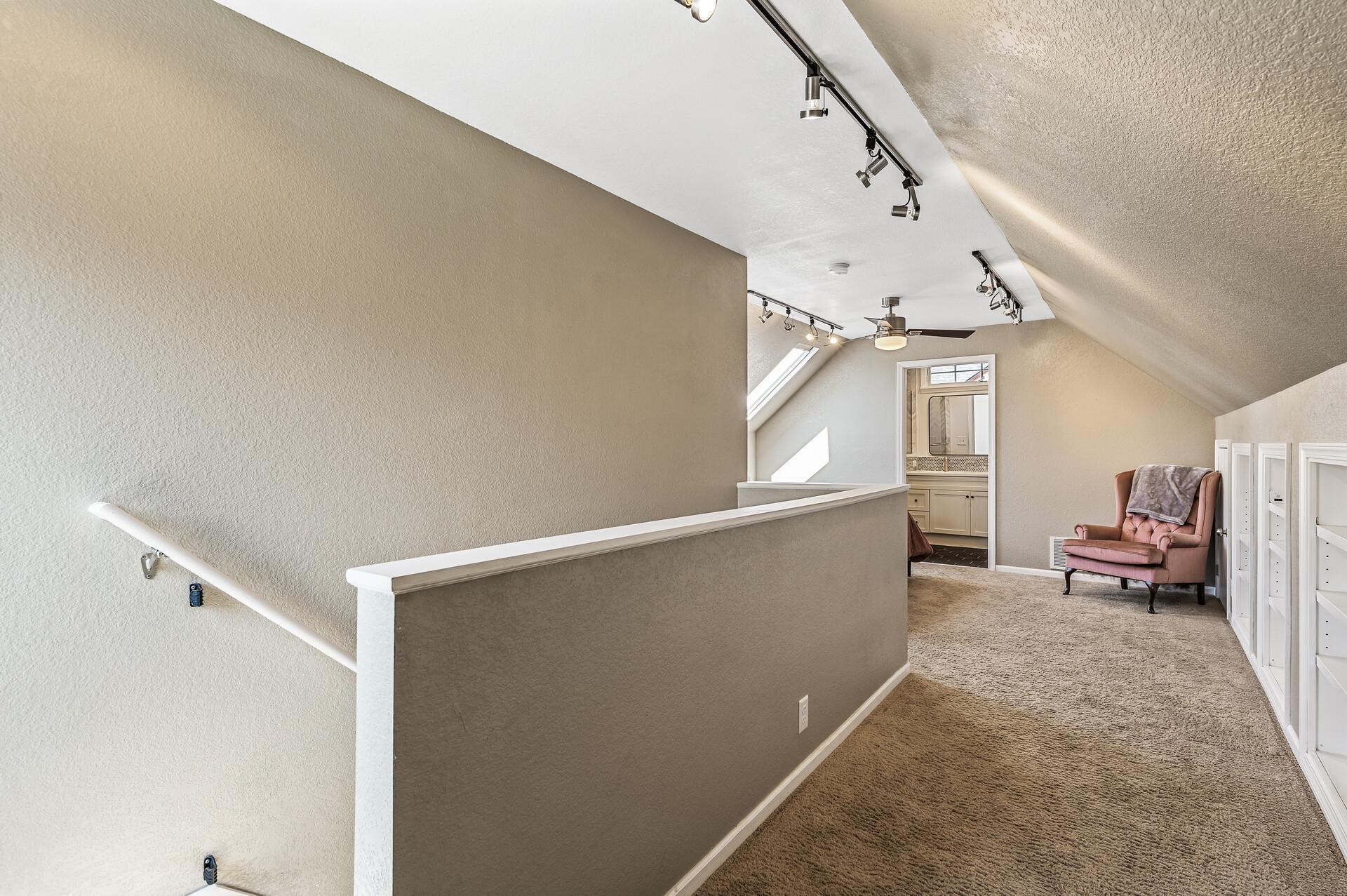 283 Hamline Avenue S