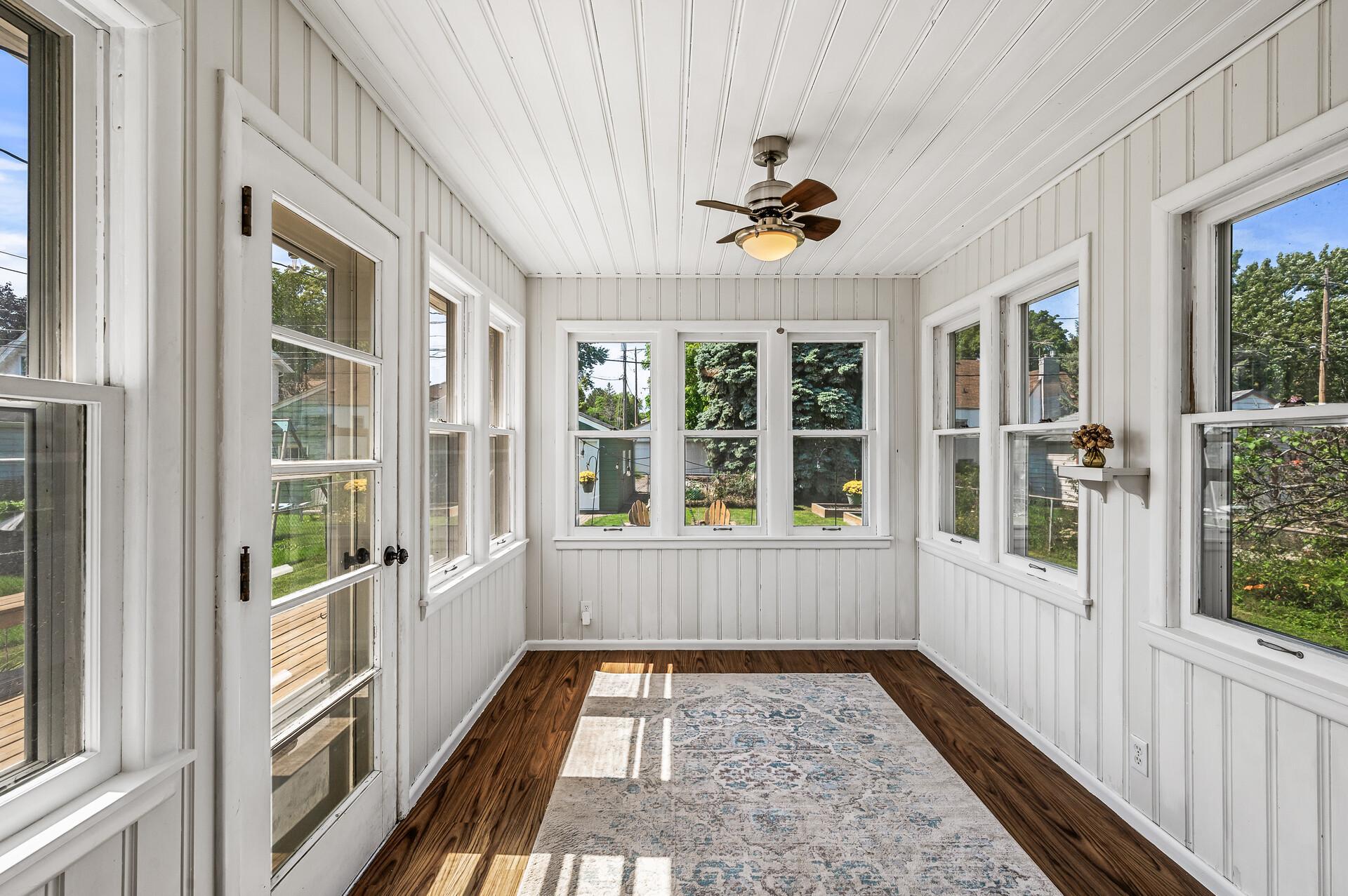 283 Hamline Avenue S