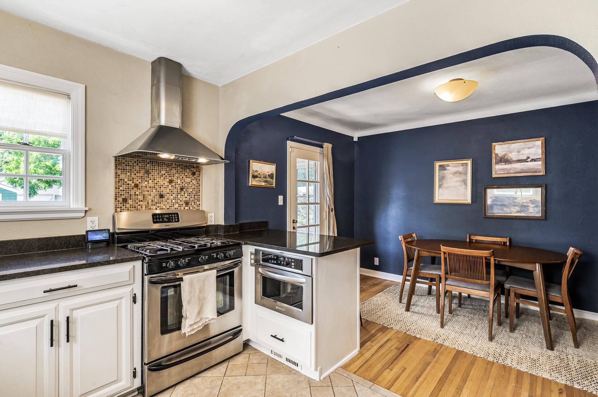 283 Hamline Avenue S