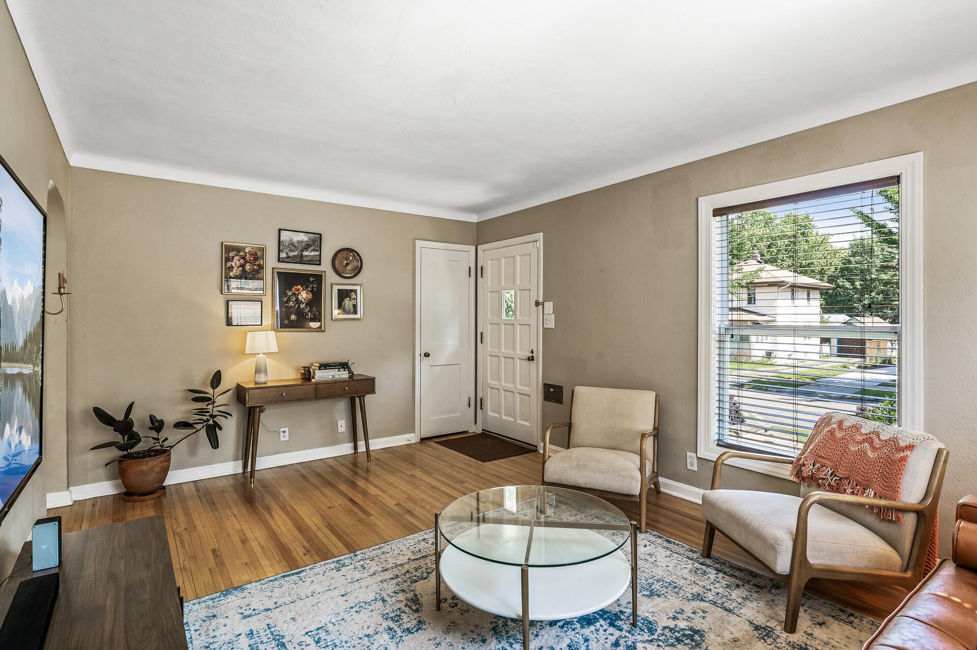 283 Hamline Avenue S