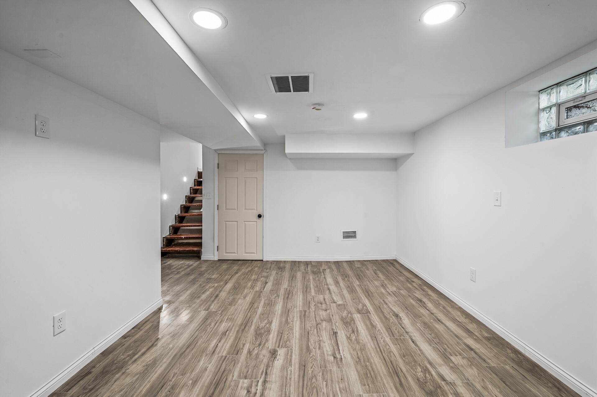 283 Hamline Avenue S