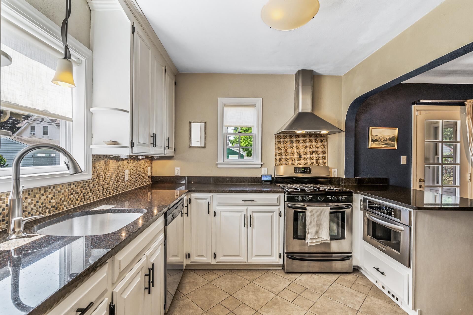 283 Hamline Avenue S