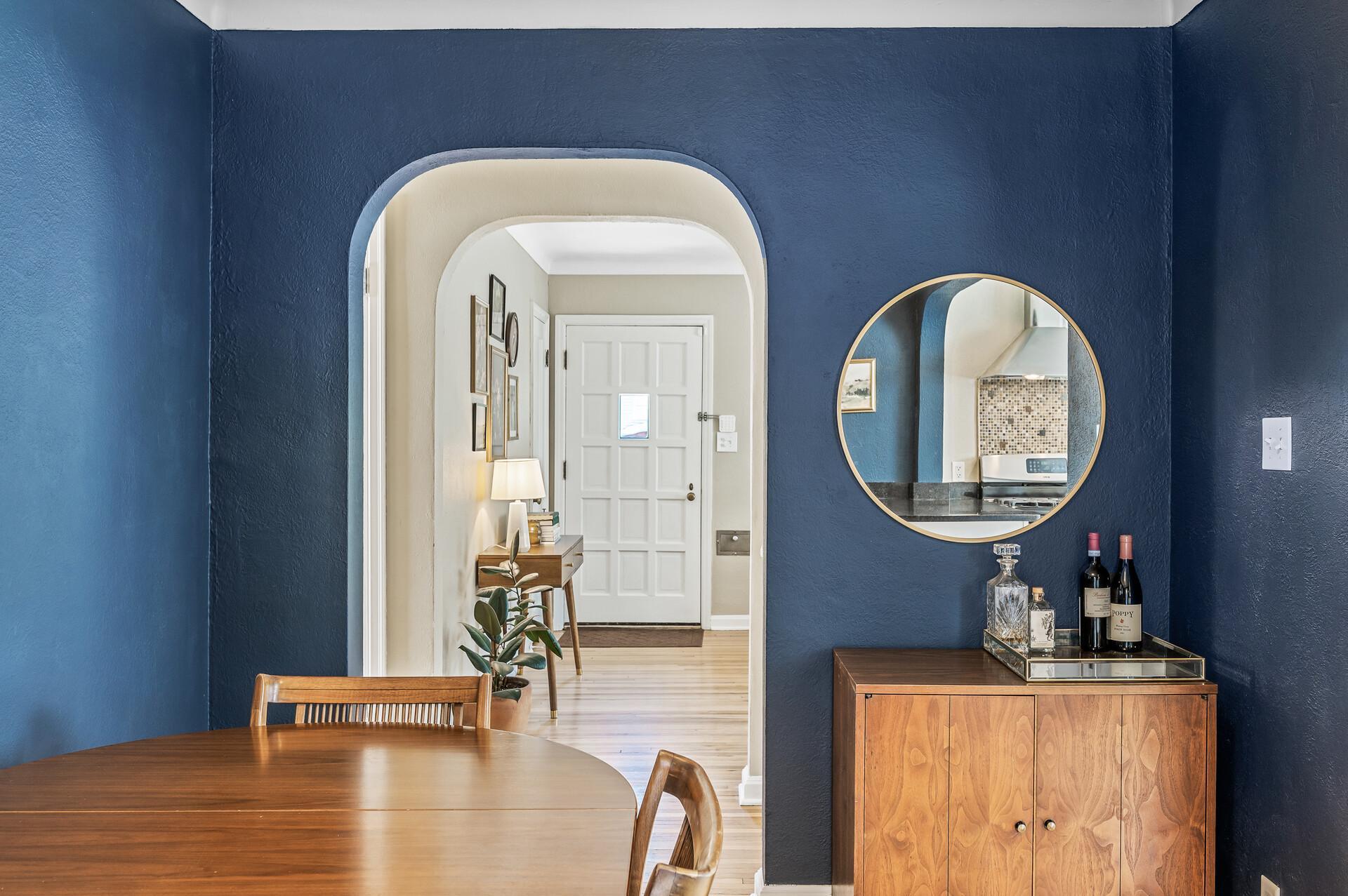 283 Hamline Avenue S