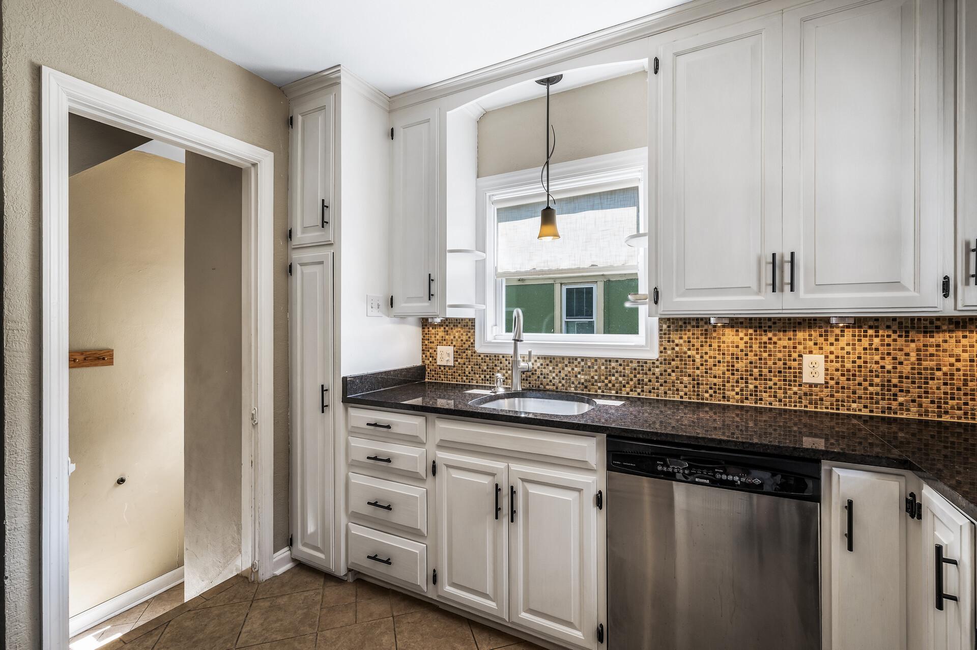 283 Hamline Avenue S