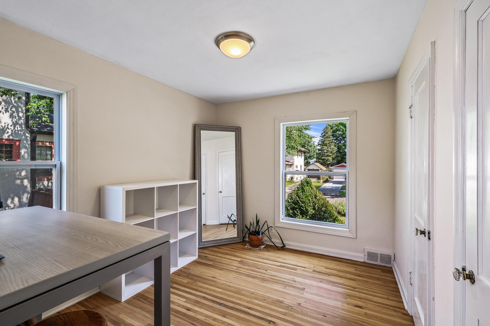 283 Hamline Avenue S