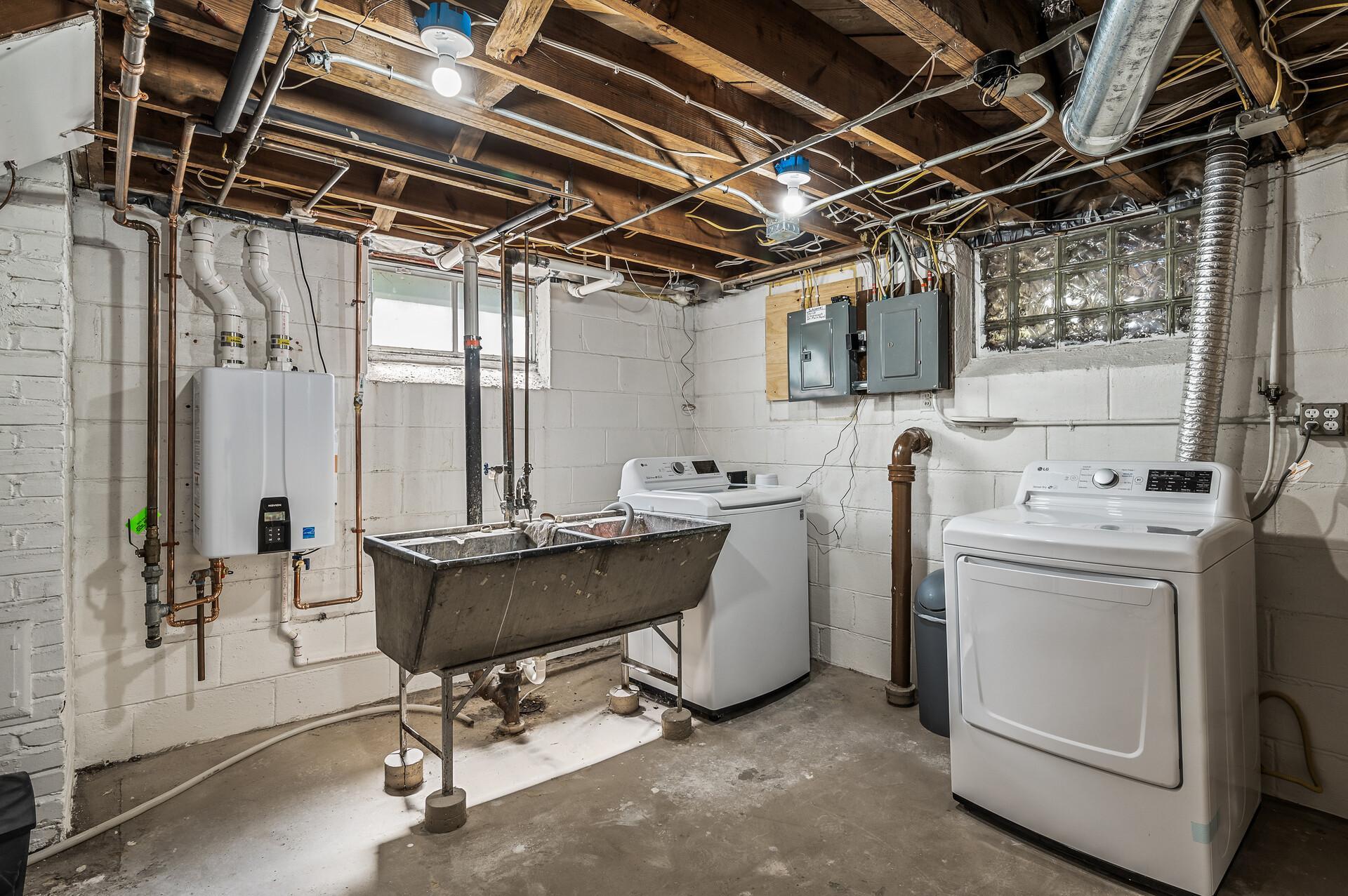 283 Hamline Avenue S