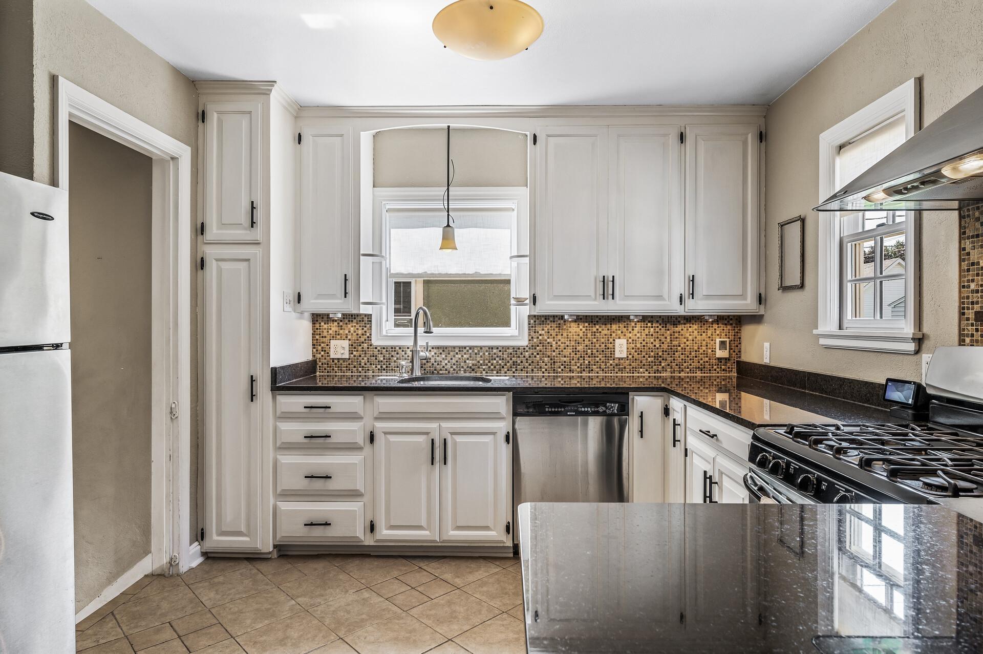 283 Hamline Avenue S