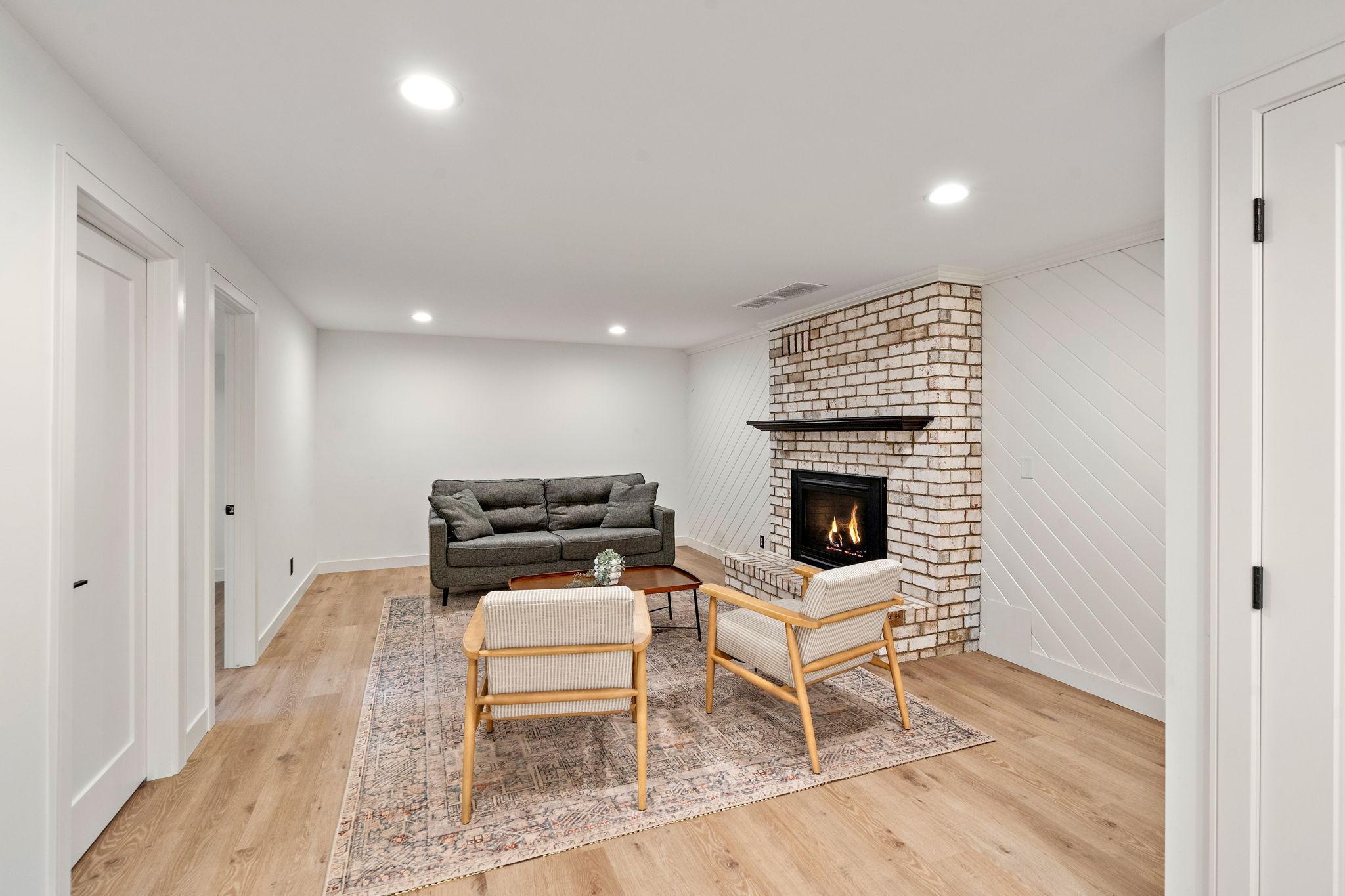 8131 Tierneys Woods Curve