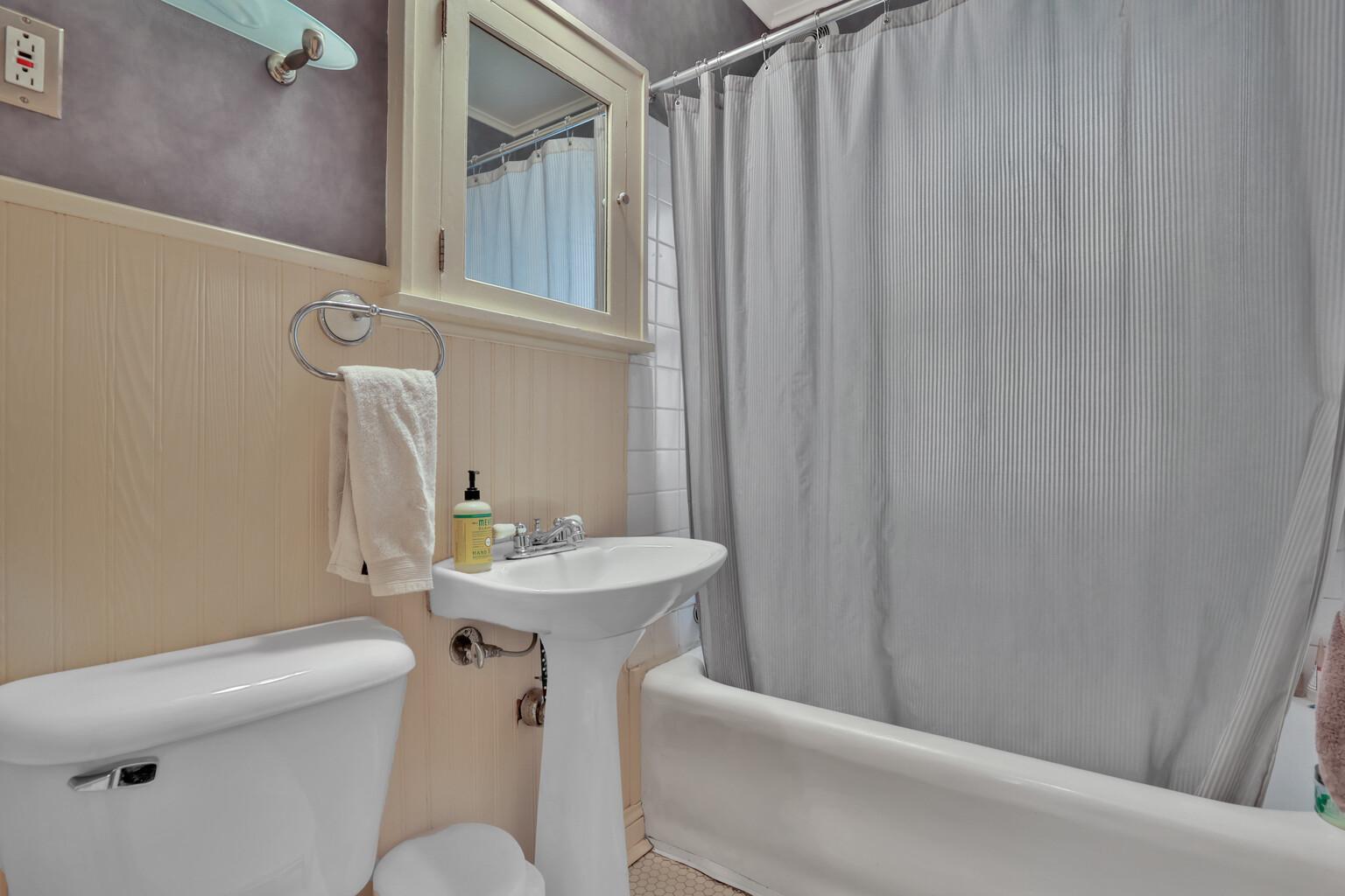 1469 Western Avenue N