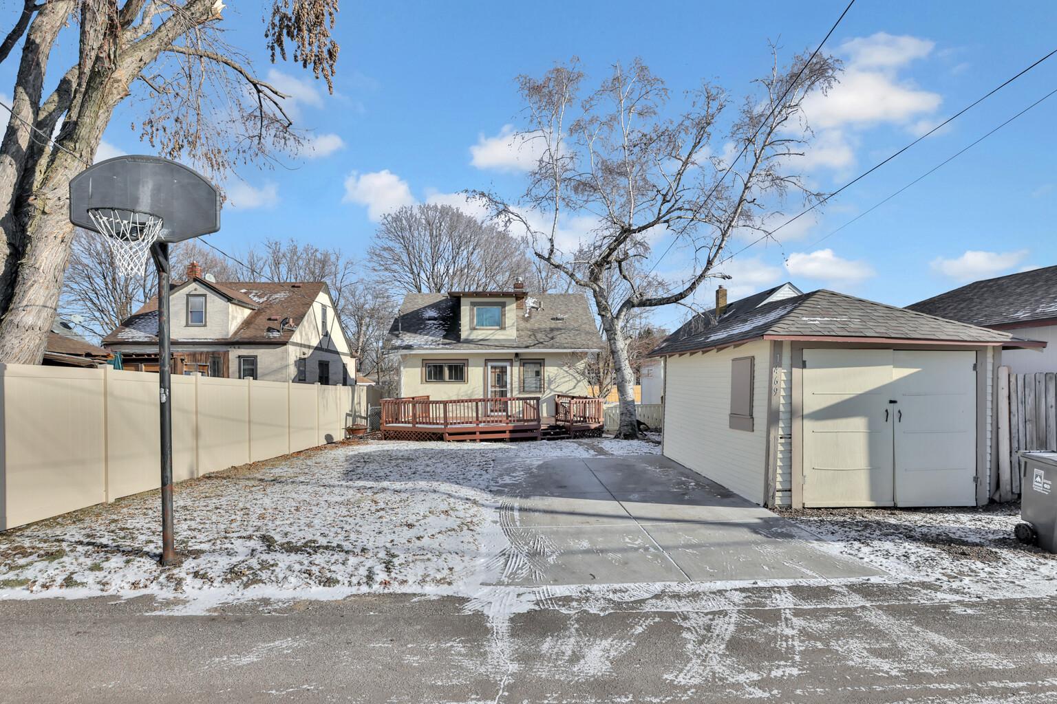 1469 Western Avenue N