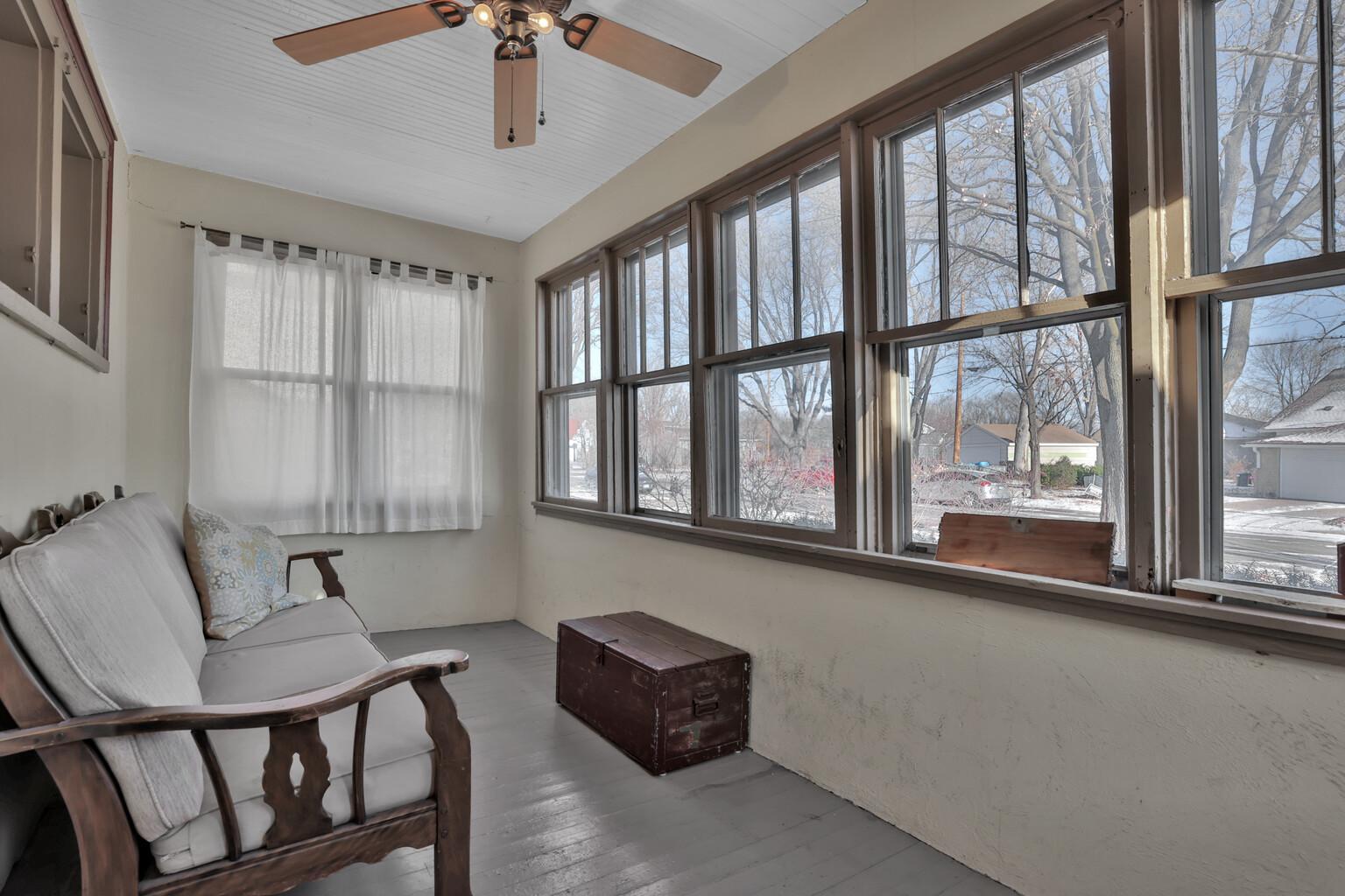 1469 Western Avenue N