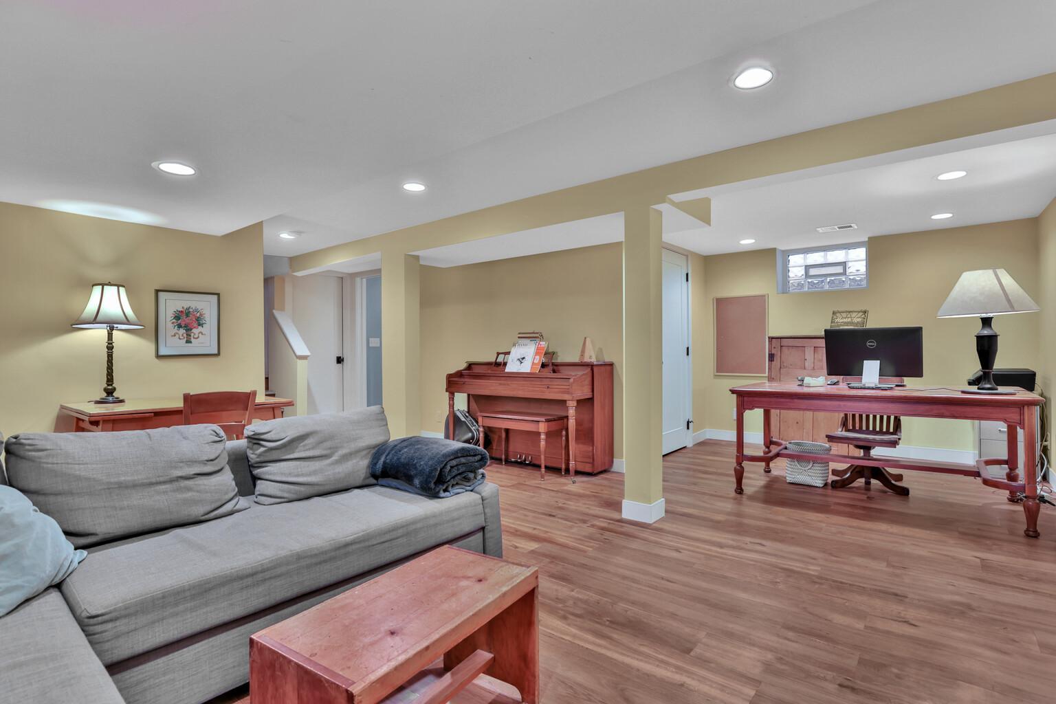 1469 Western Avenue N