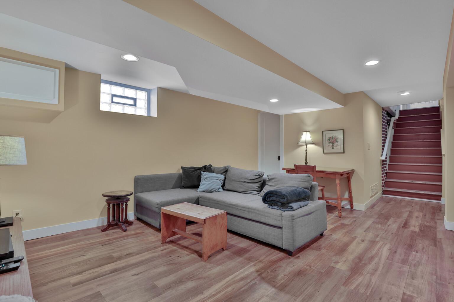 1469 Western Avenue N