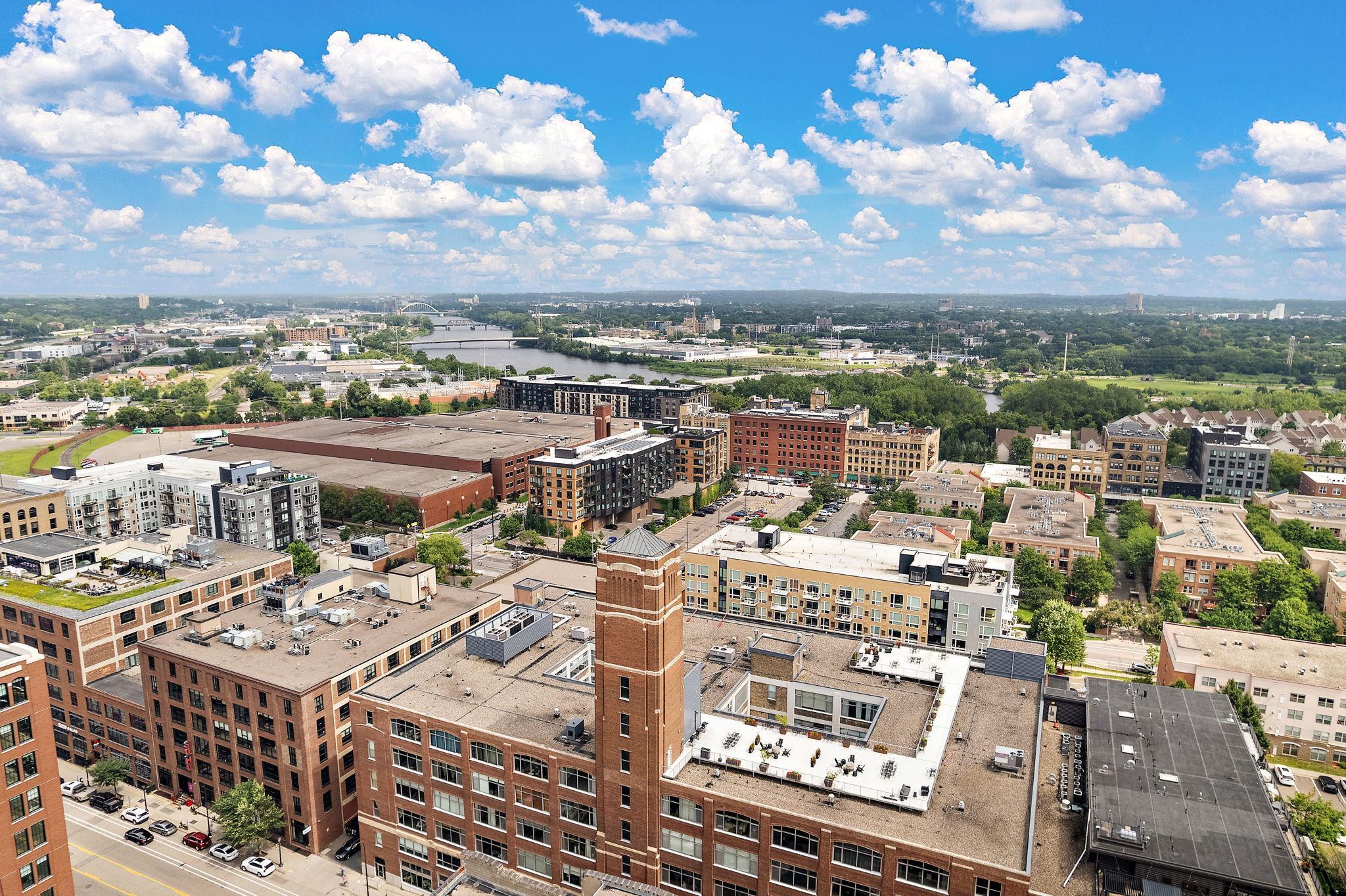 700 Washington Avenue N Unit: 523