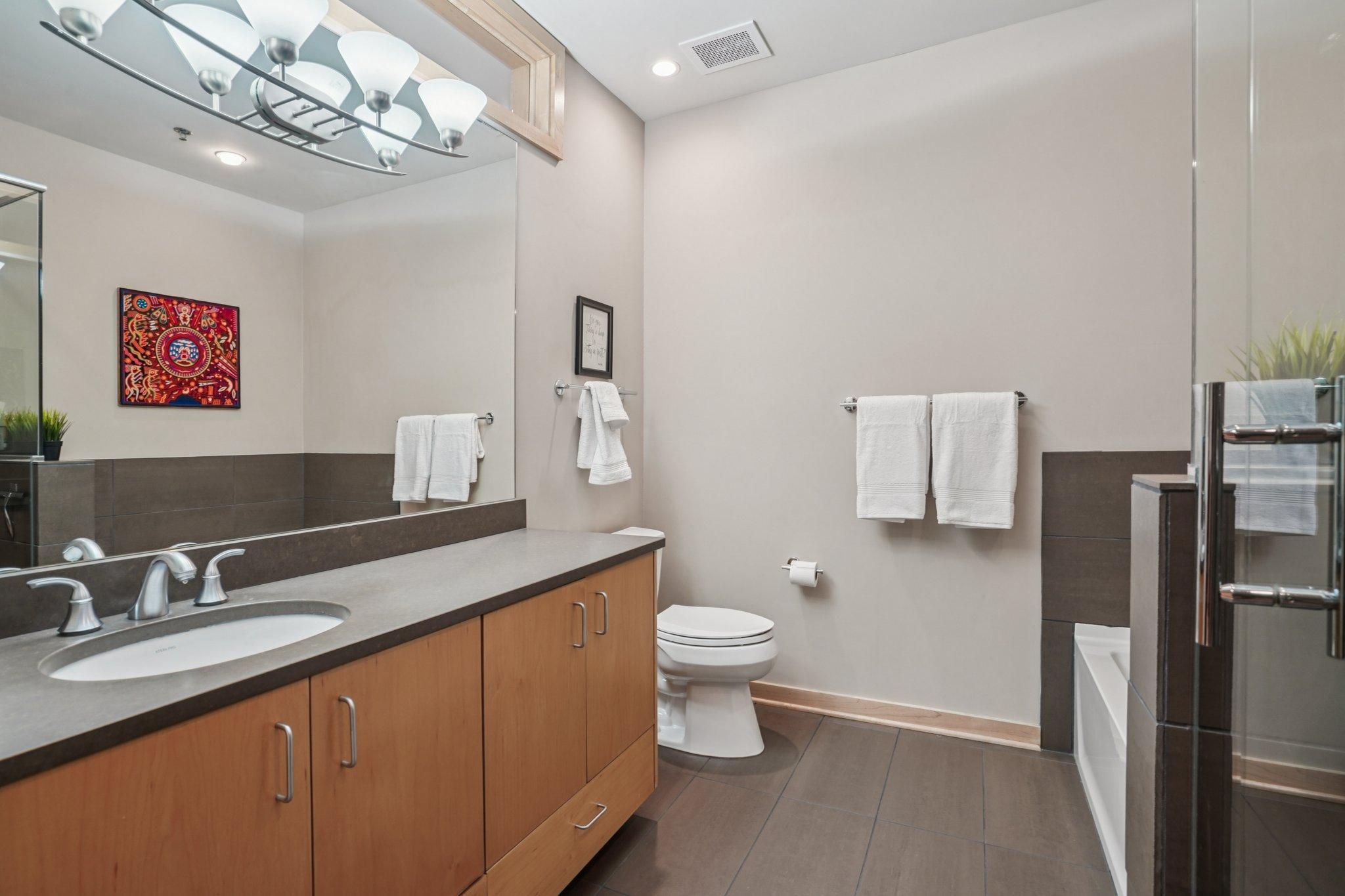 3116 W Lake Street Unit: 116