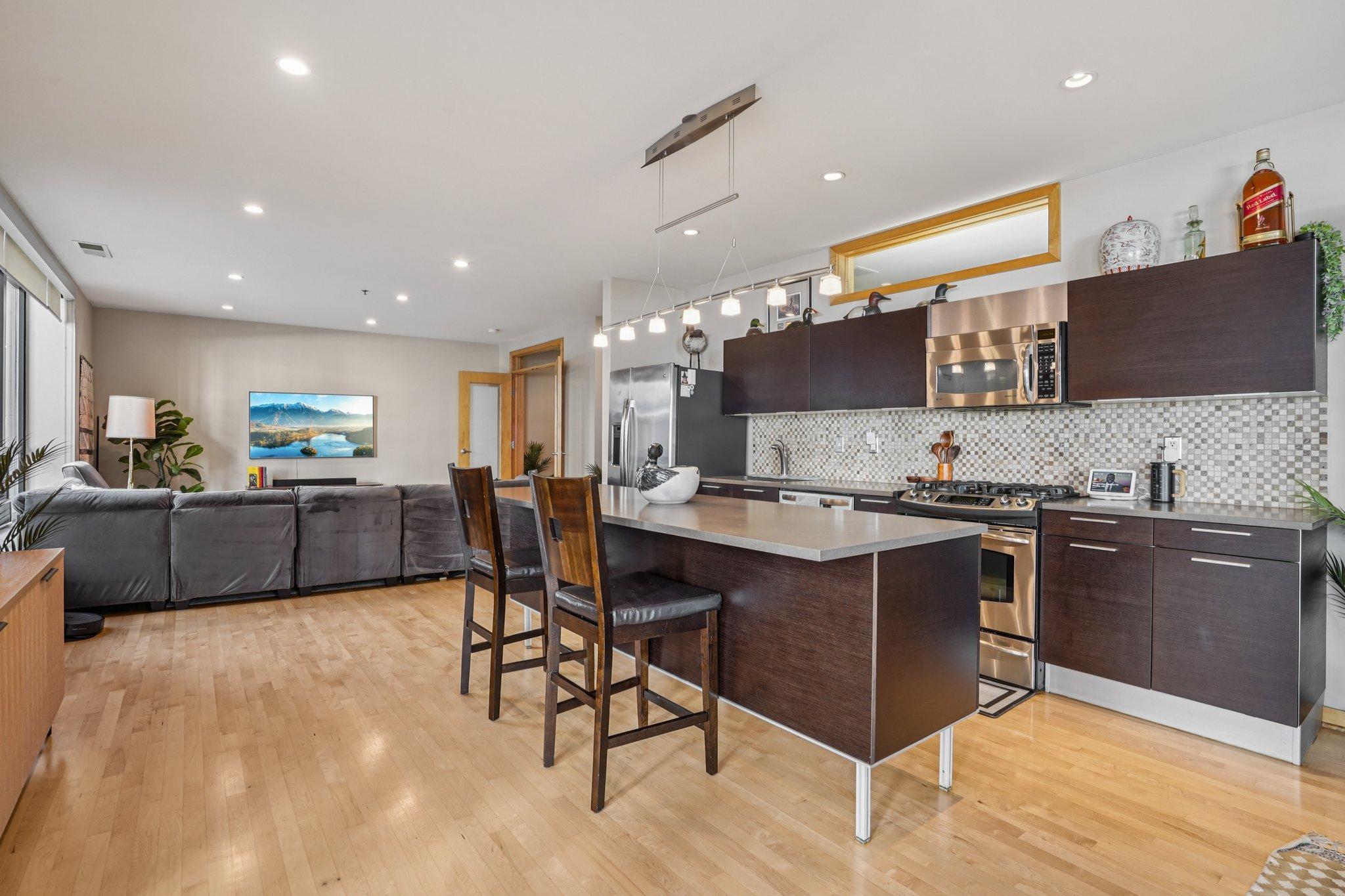 3116 W Lake Street Unit: 116