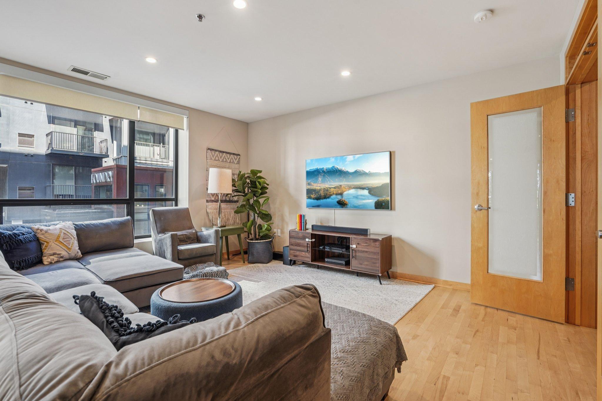 3116 W Lake Street Unit: 116