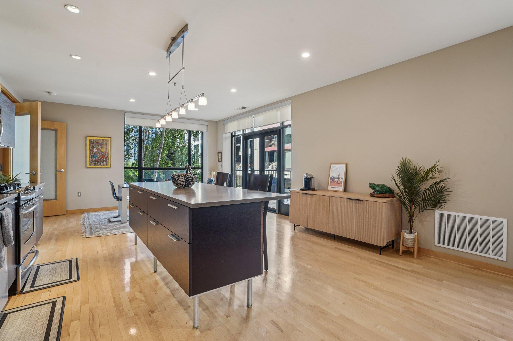 3116 W Lake Street Unit: 116