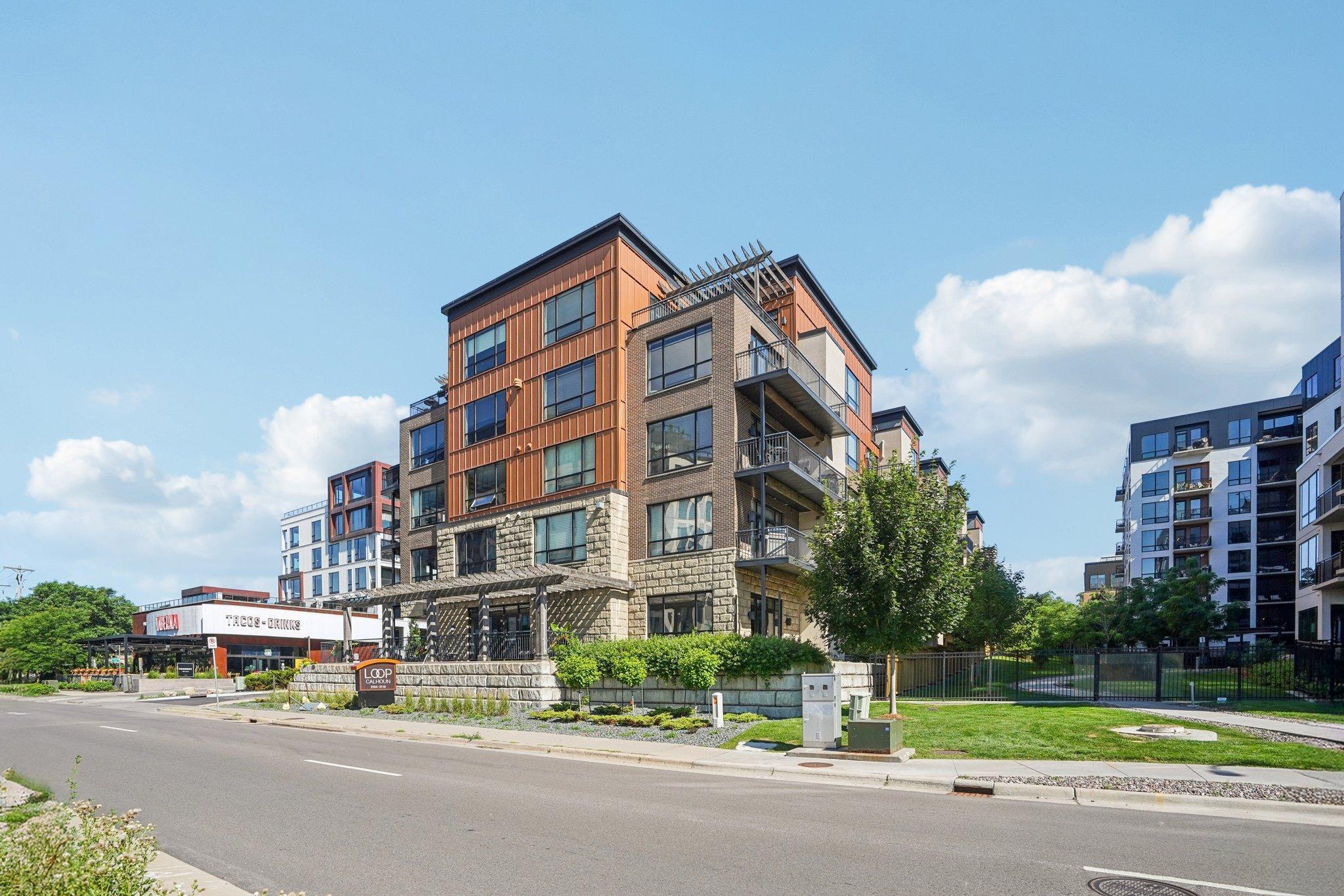 3116 W Lake Street Unit: 116