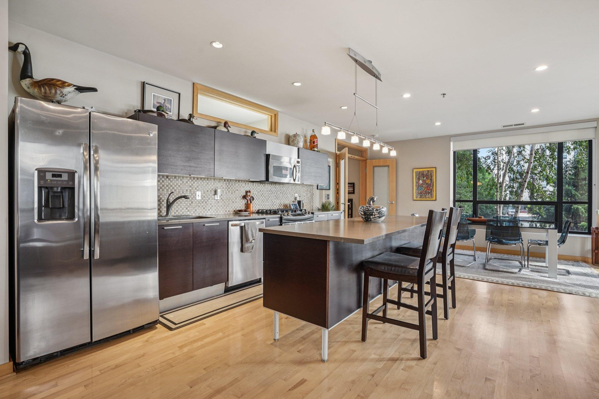 3116 W Lake Street Unit: 116