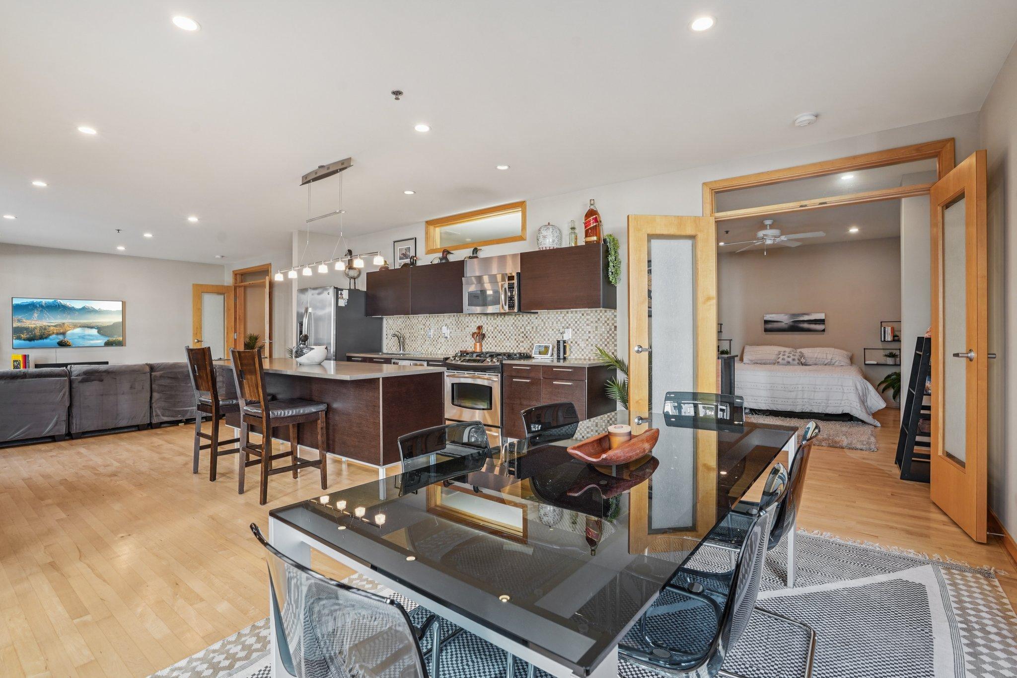 3116 W Lake Street Unit: 116