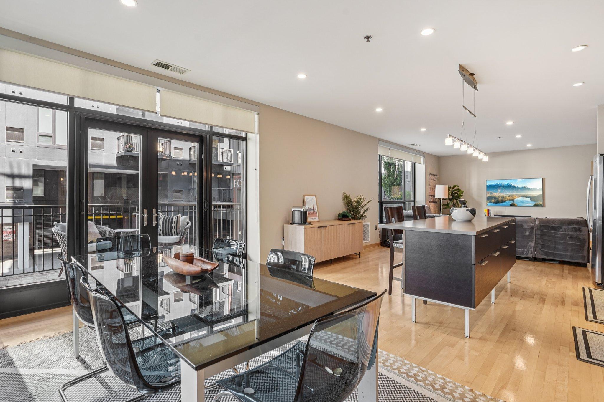 3116 W Lake Street Unit: 116