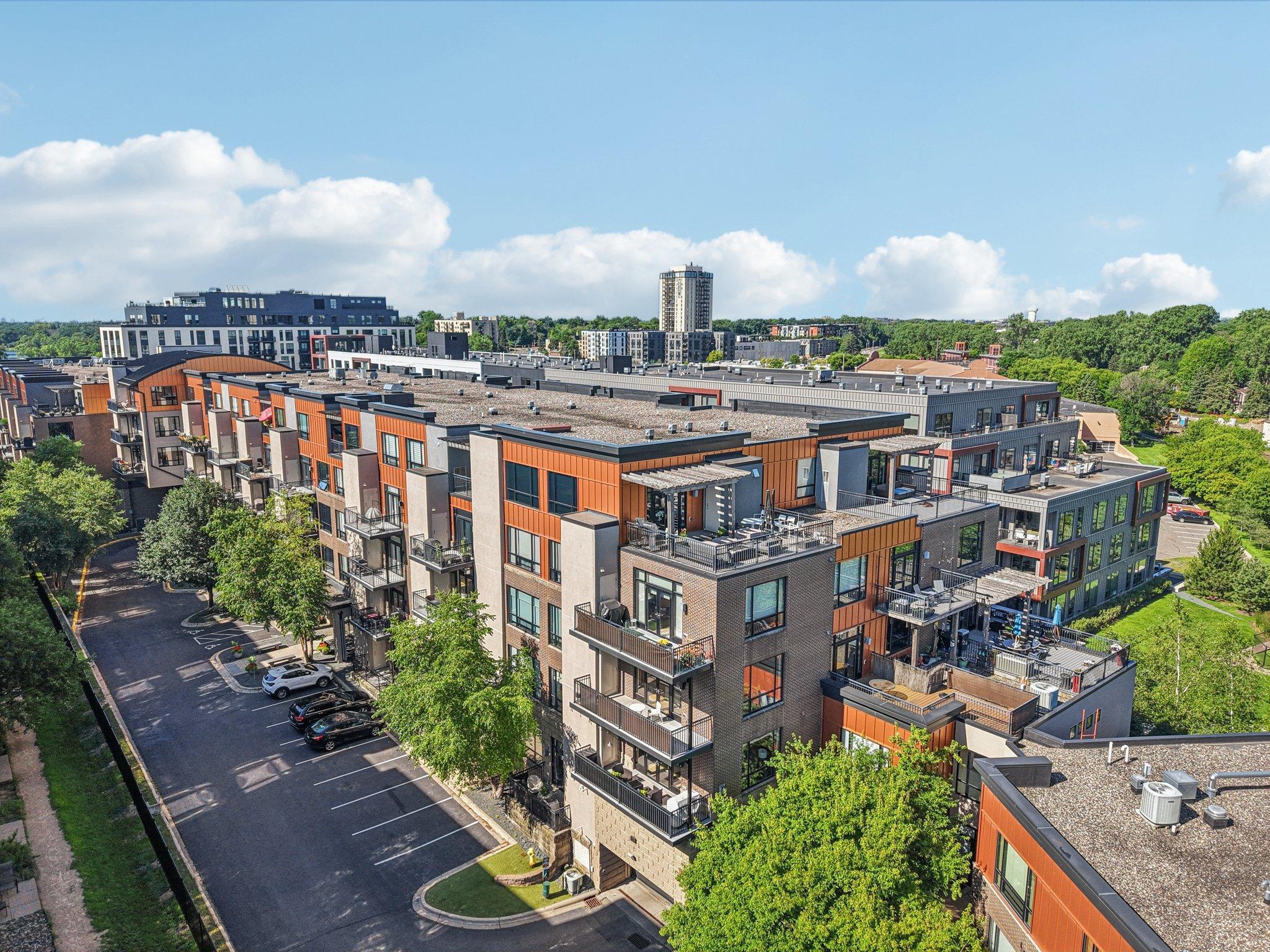 3116 W Lake Street Unit: 116