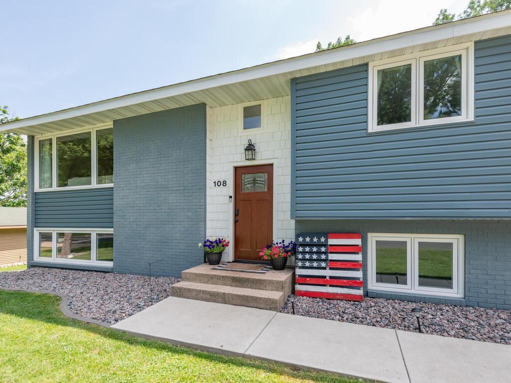 108 5th Avenue NE