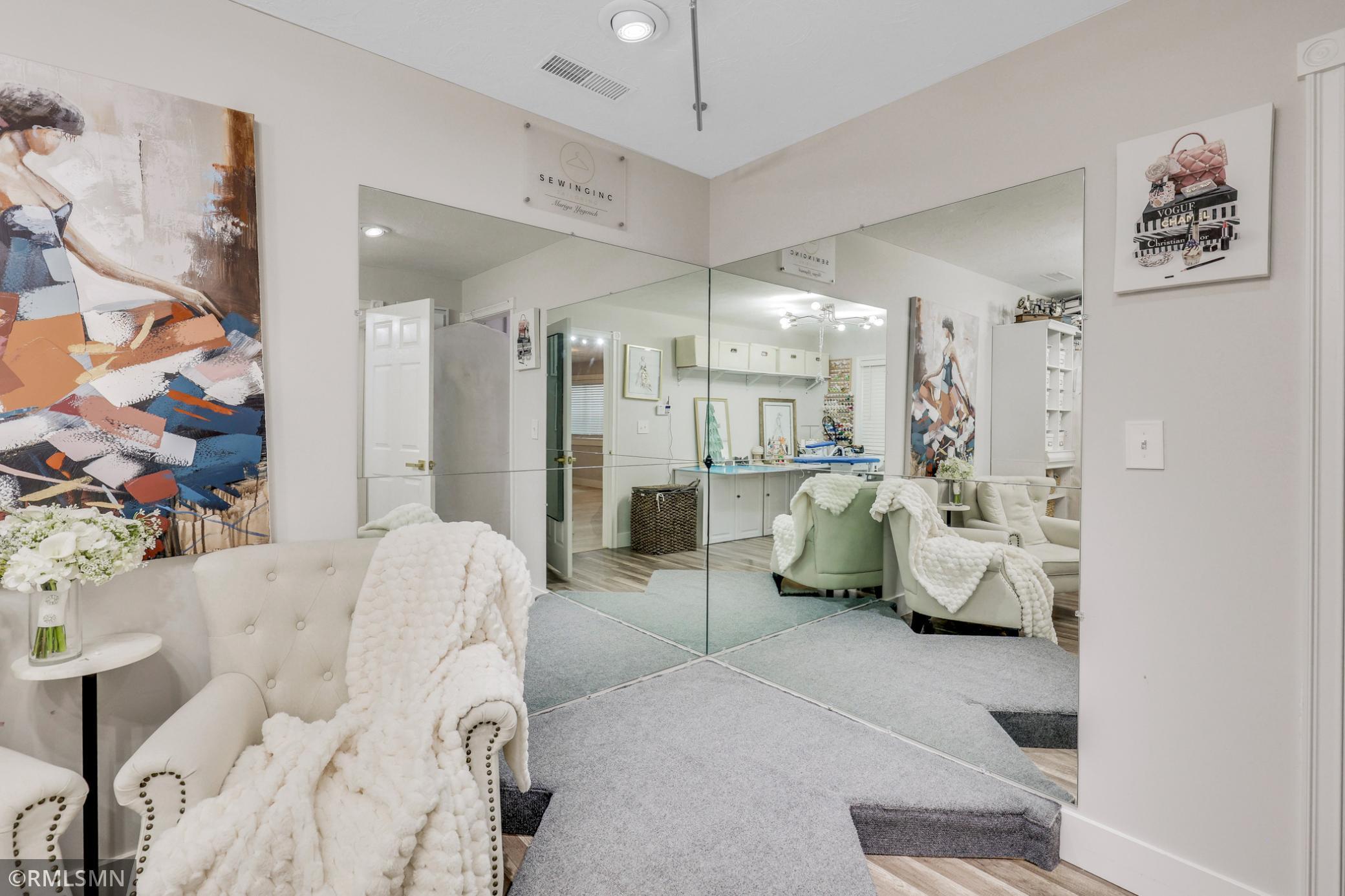 2556 Onyx Drive