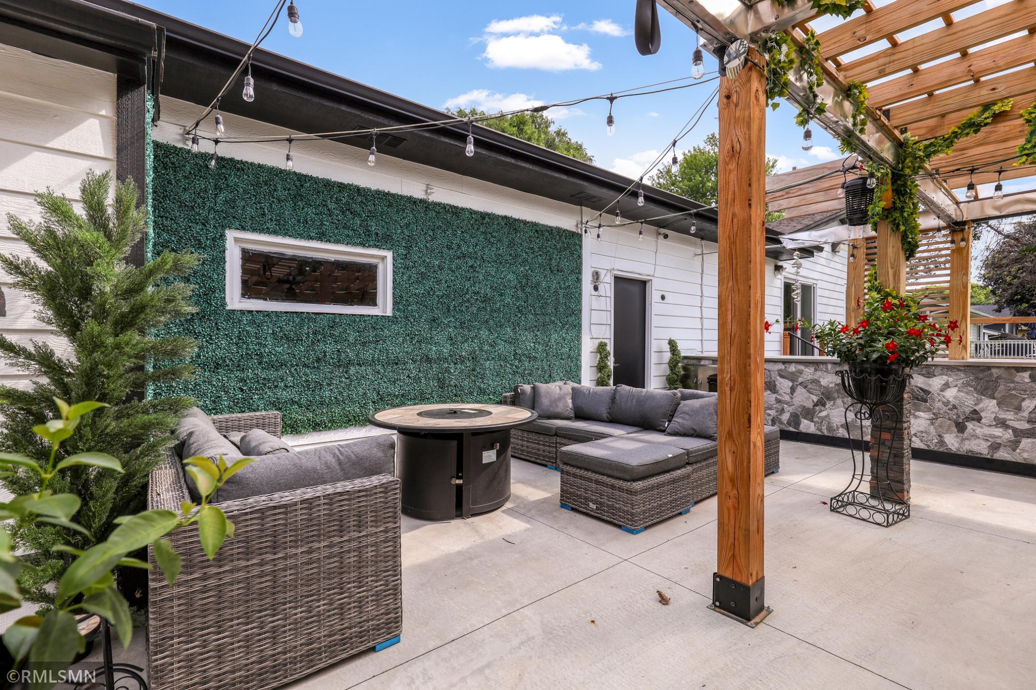 2556 Onyx Drive