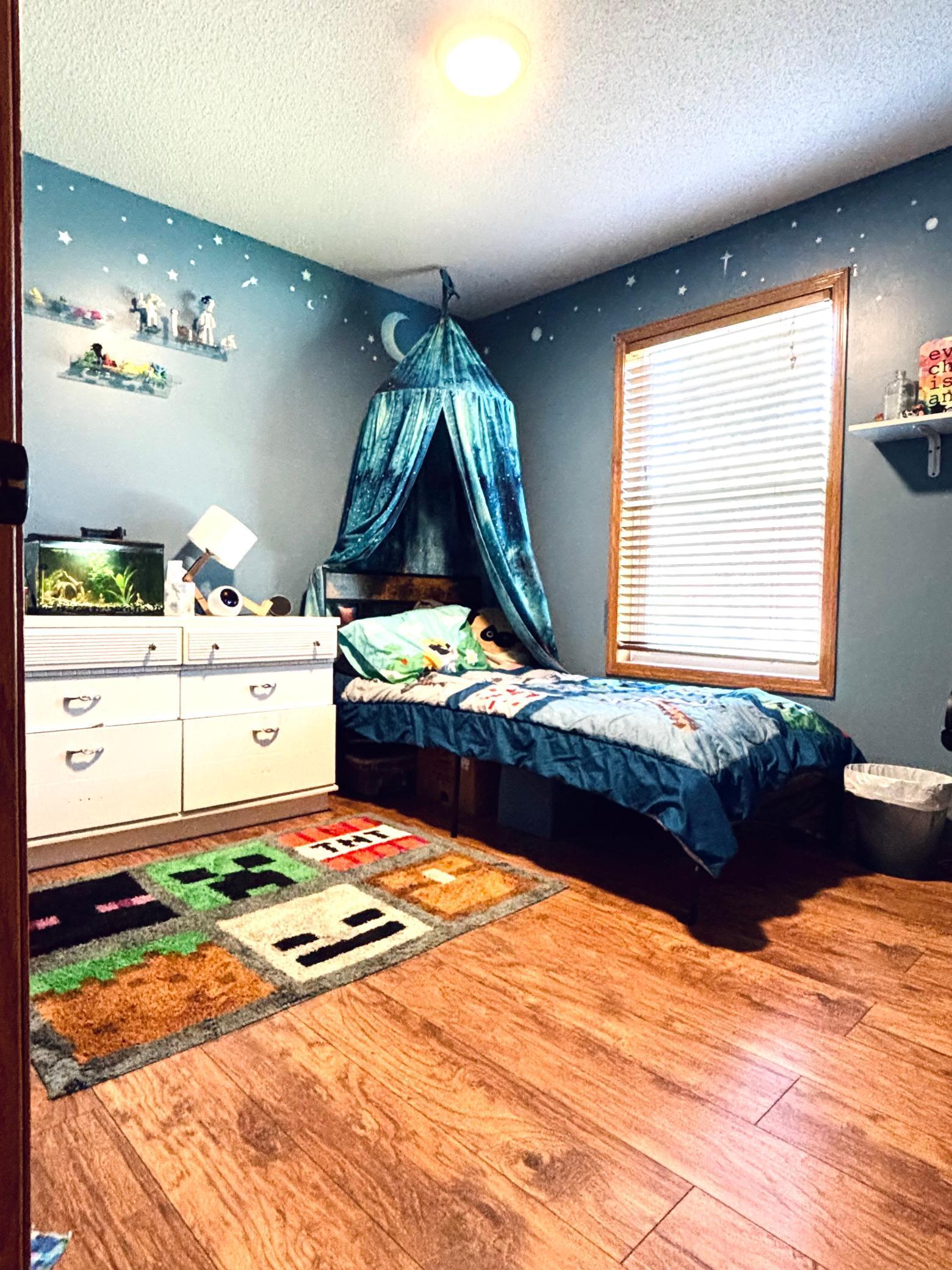 11210 190th Avenue NW