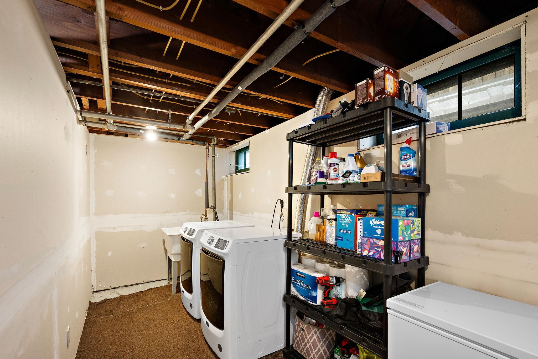 727 Cottage Avenue E