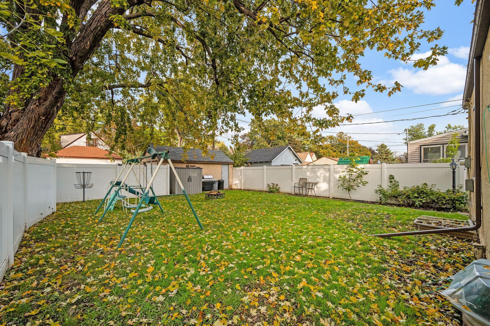 727 Cottage Avenue E