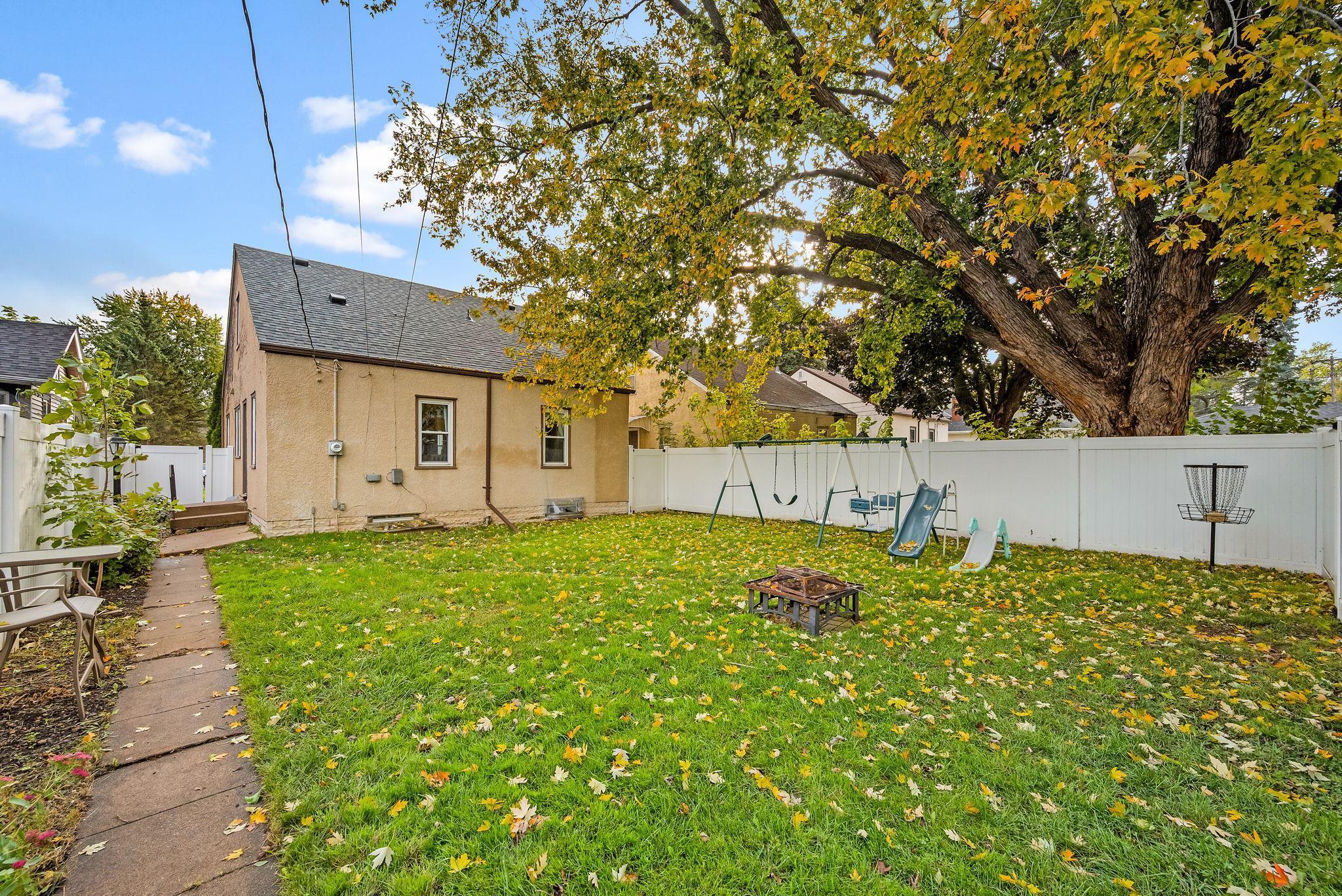 727 Cottage Avenue E