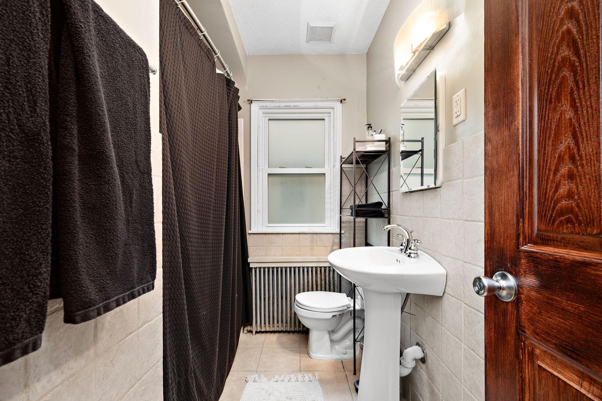 727 Cottage Avenue E