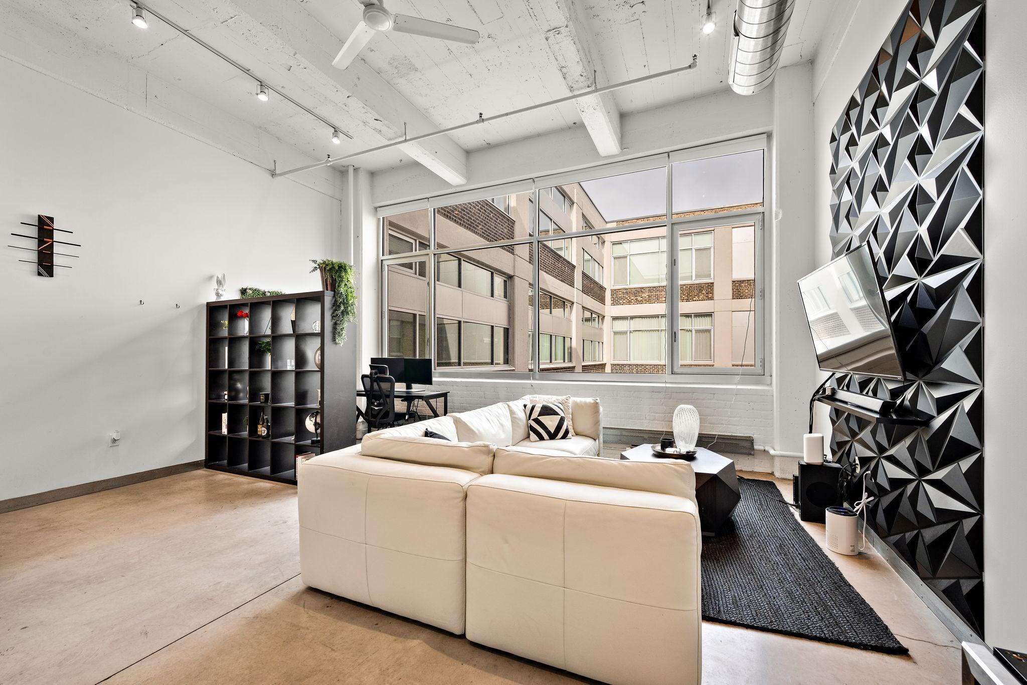 700 Washington Avenue N Unit: 523