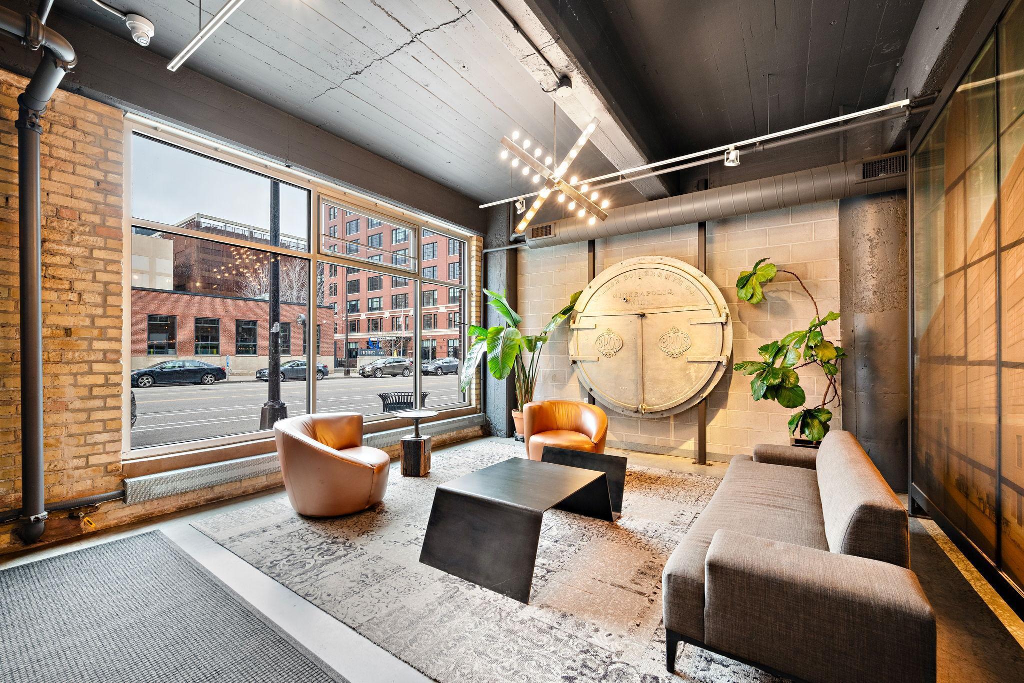 700 Washington Avenue N Unit: 523